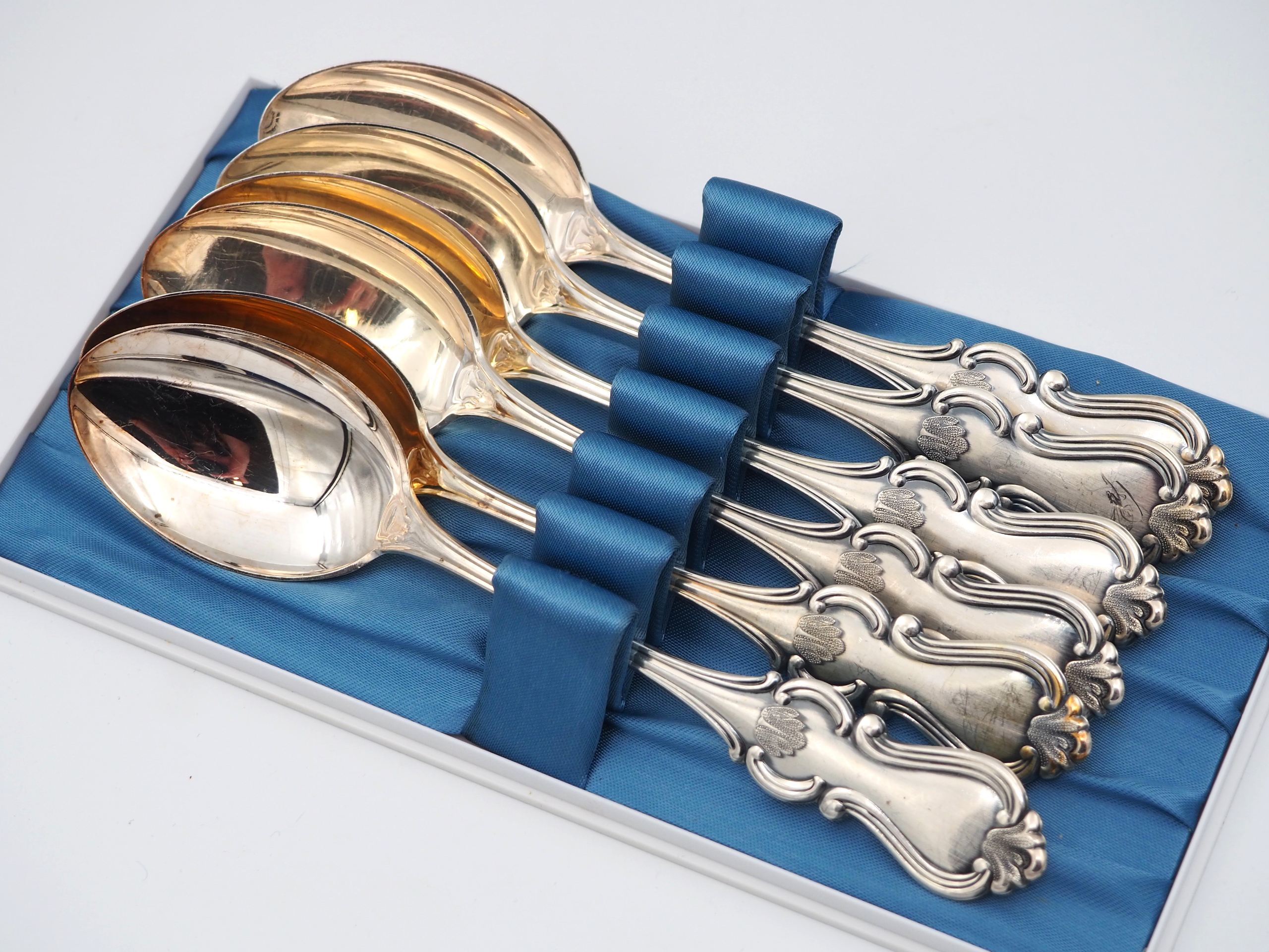 Romantiikka hopealusikat