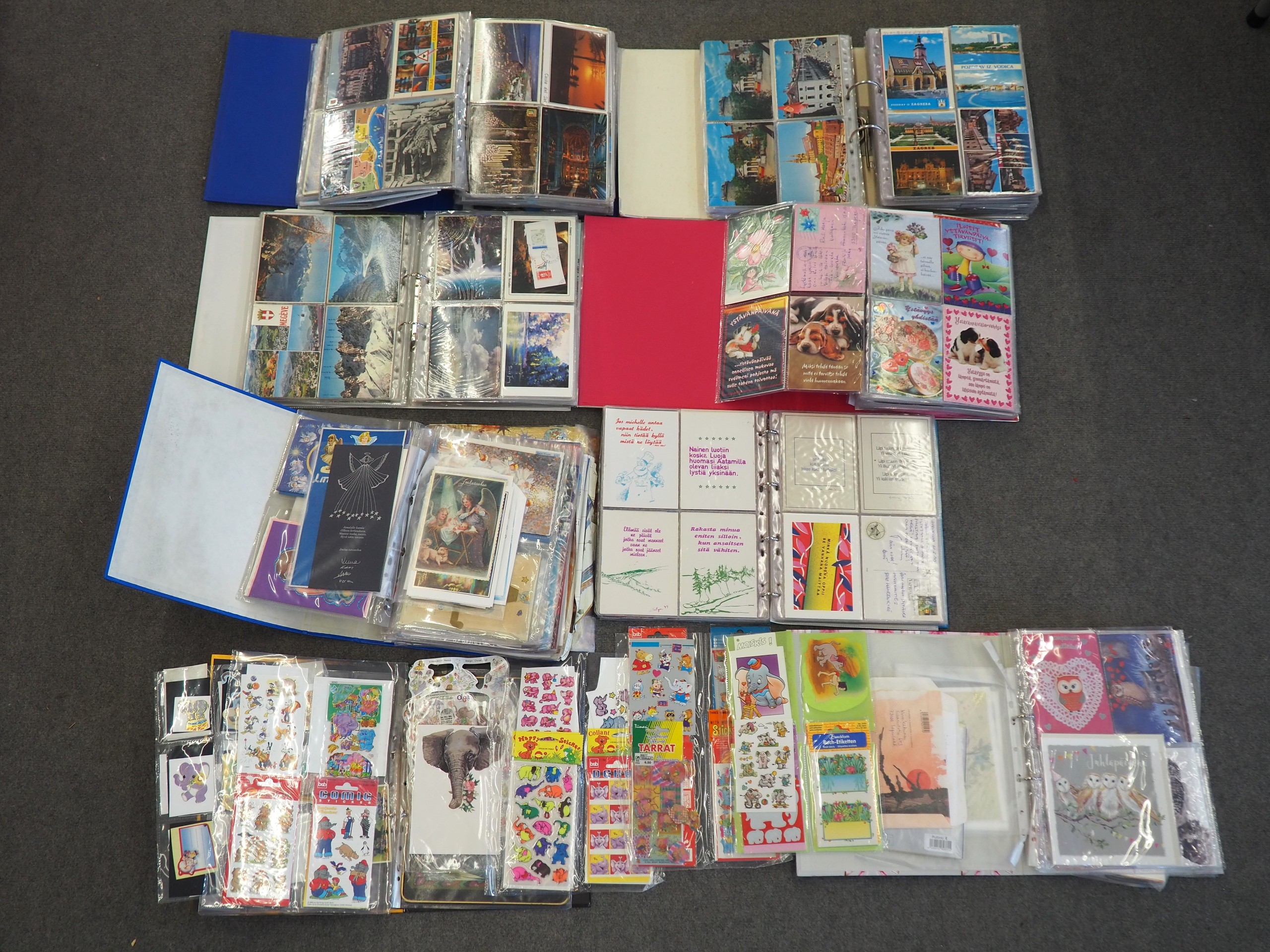 Postikortit, tarrat ym.