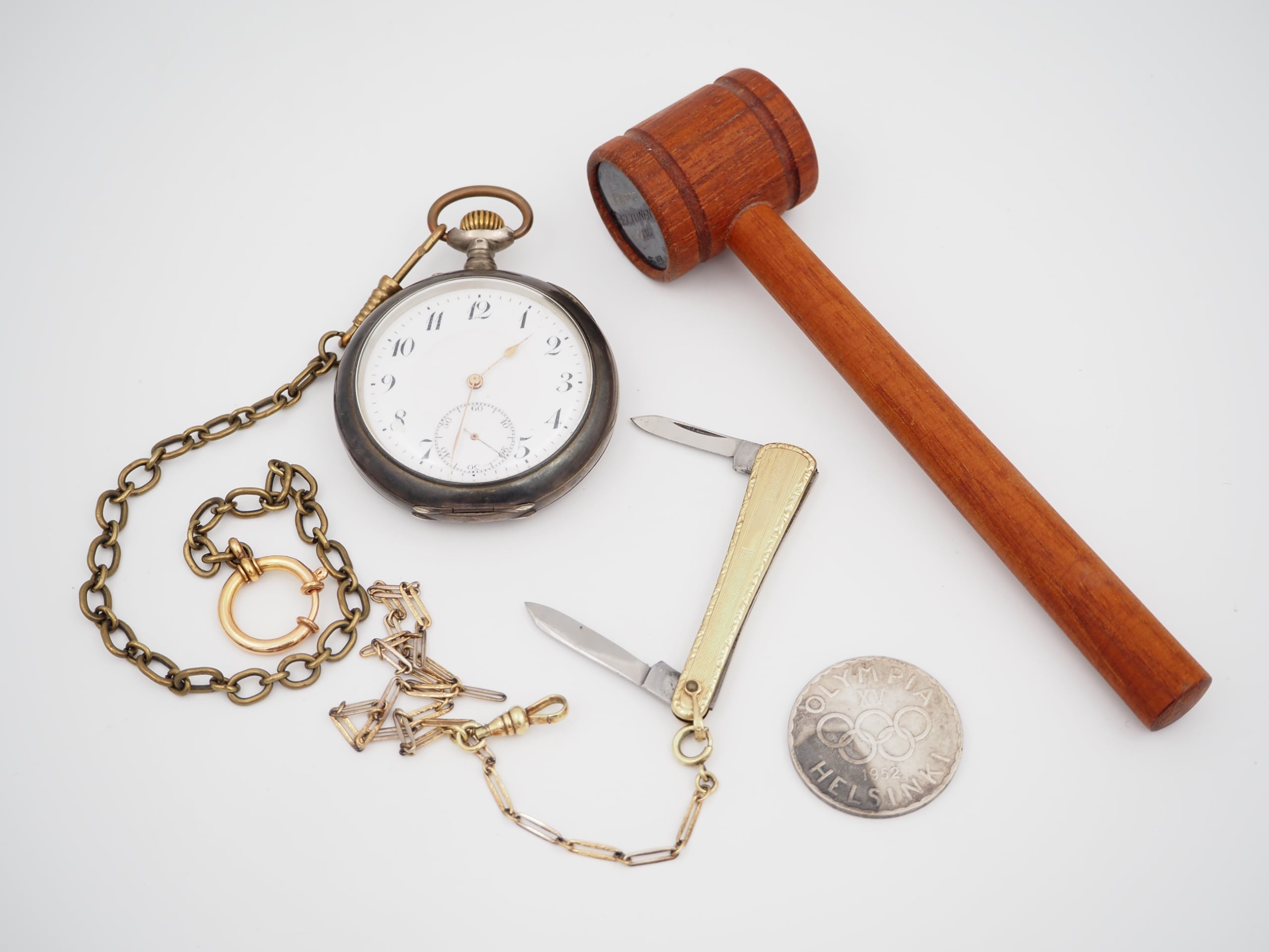 Hopea taskukello ym.