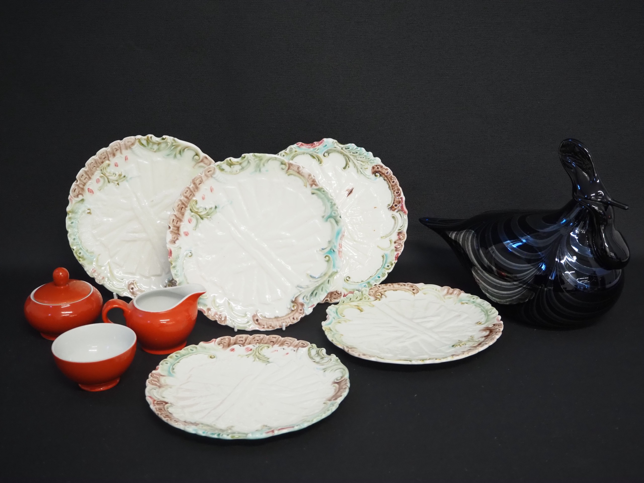 Majolicalautaset ym.