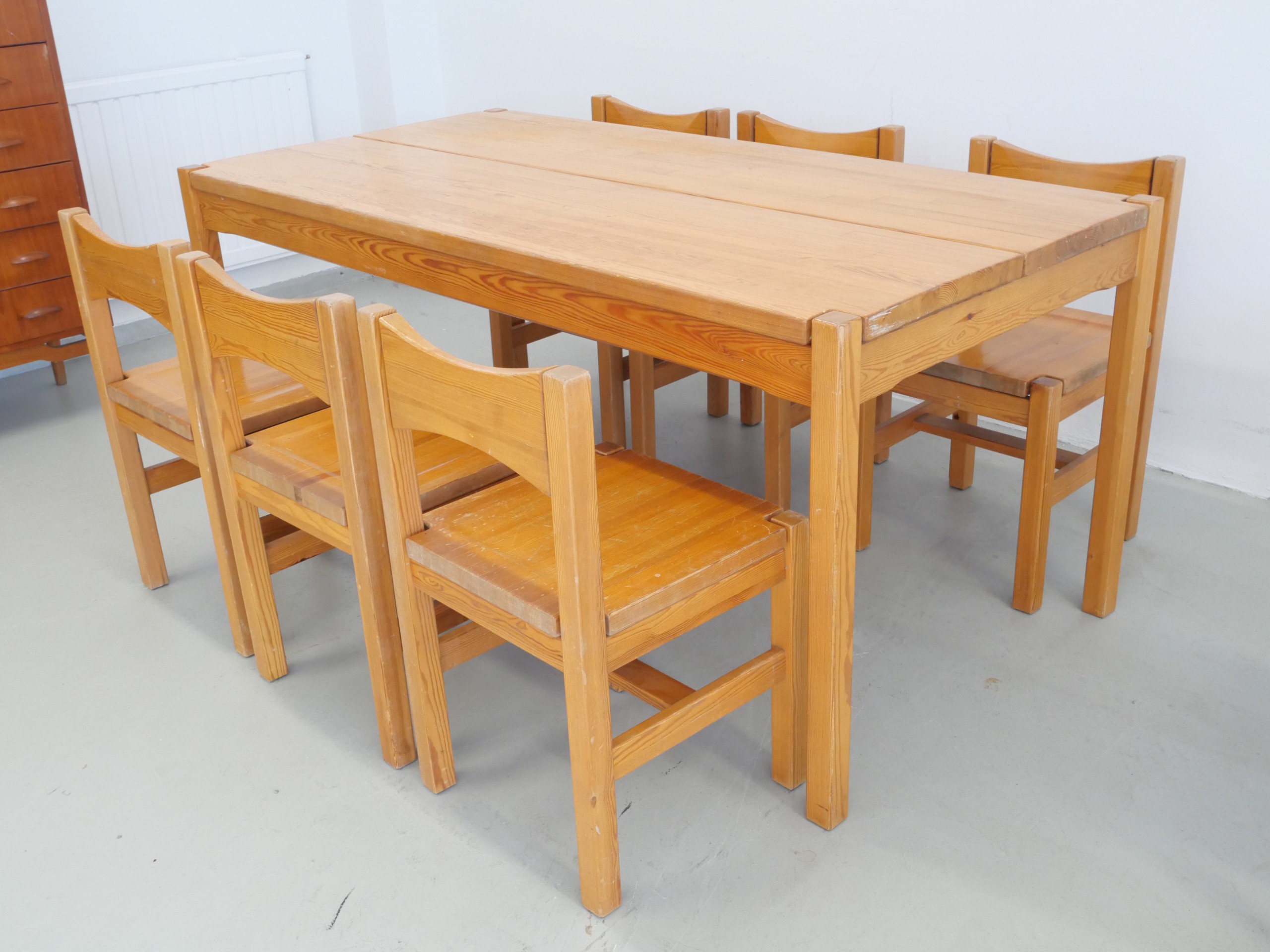 *Ilmari Tapiovaara pöytäryhmä