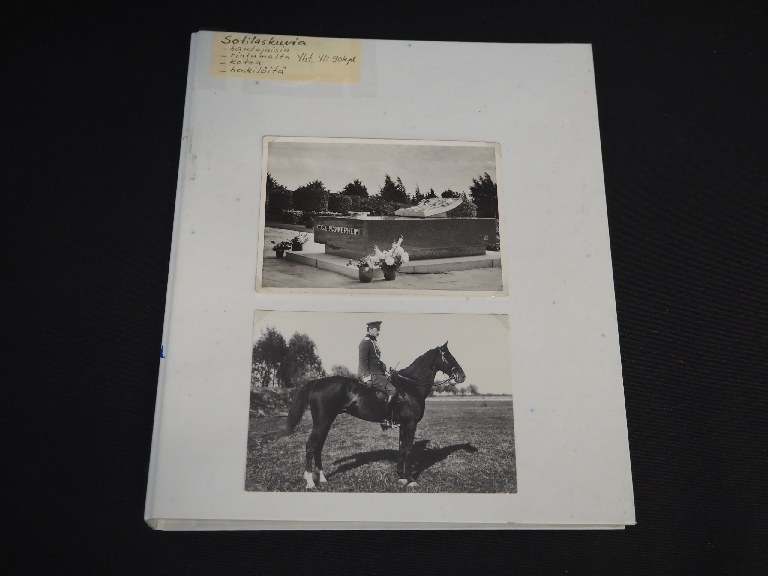 Saksa-aiheinen kansio