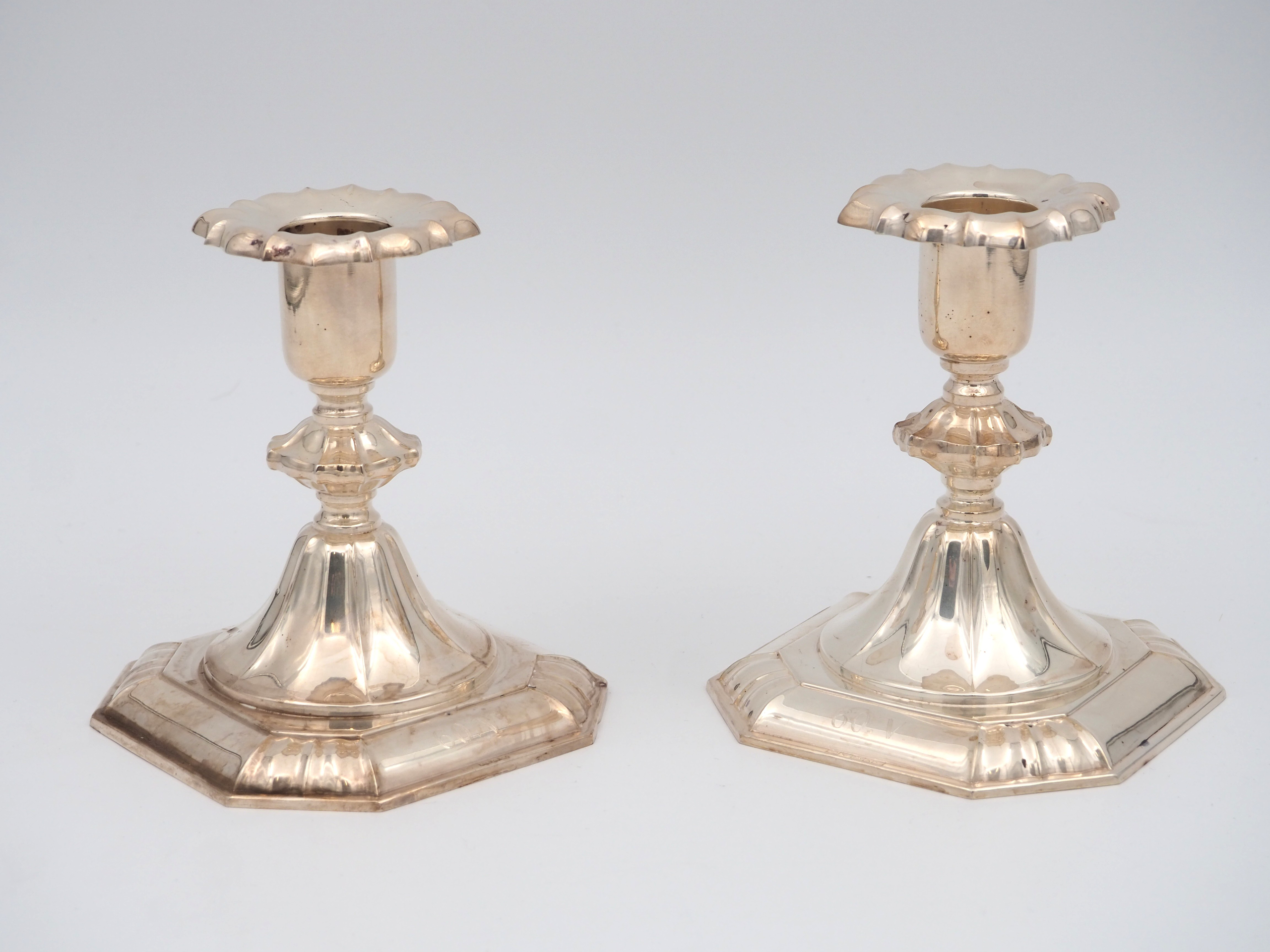 Hopea kynttilänjalat