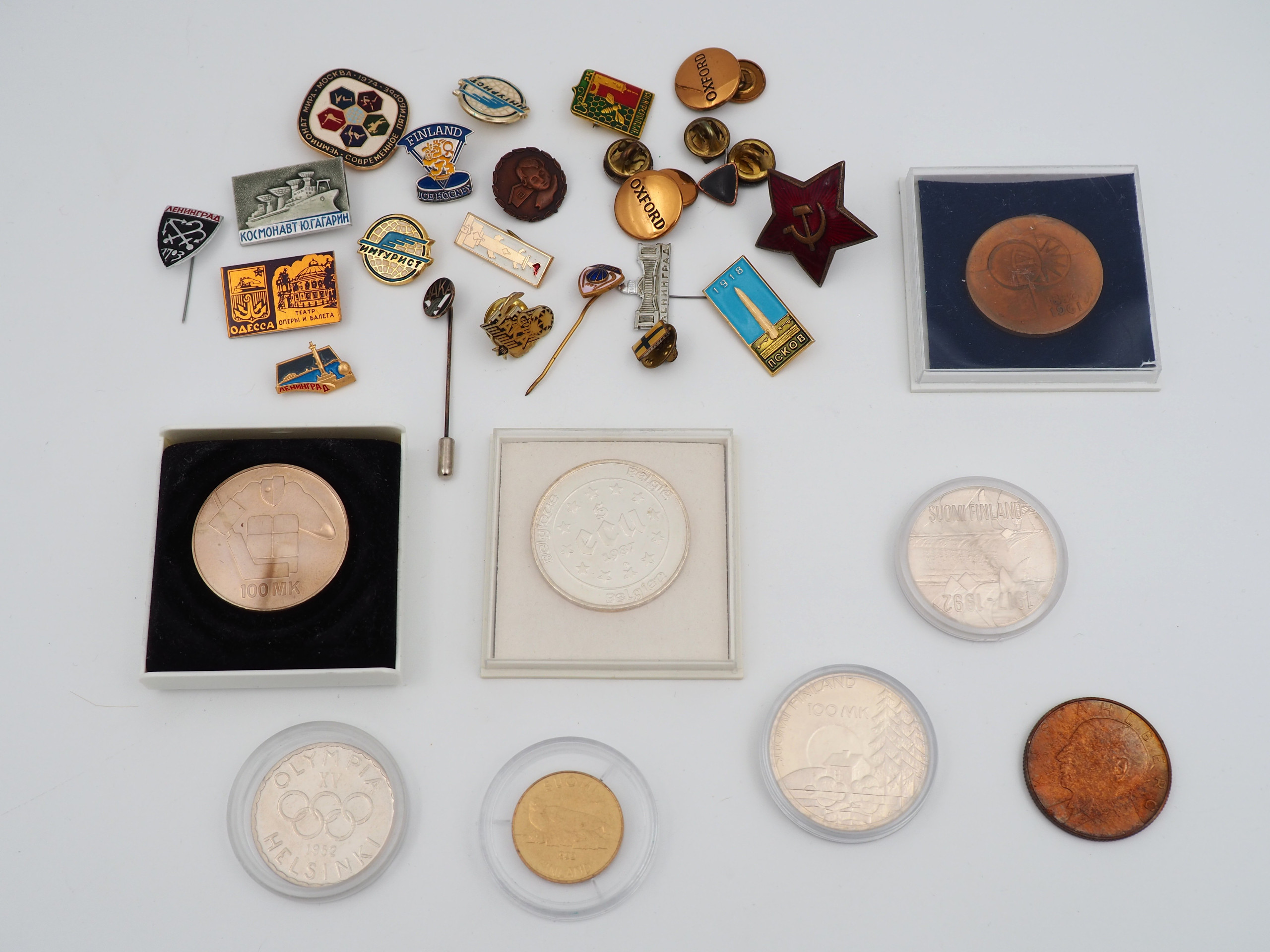 Juhlarahat, pinssit ym.