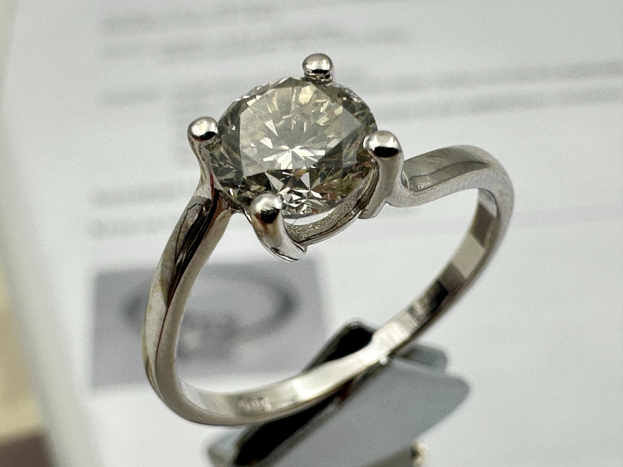 Timanttisormus 1 ct.