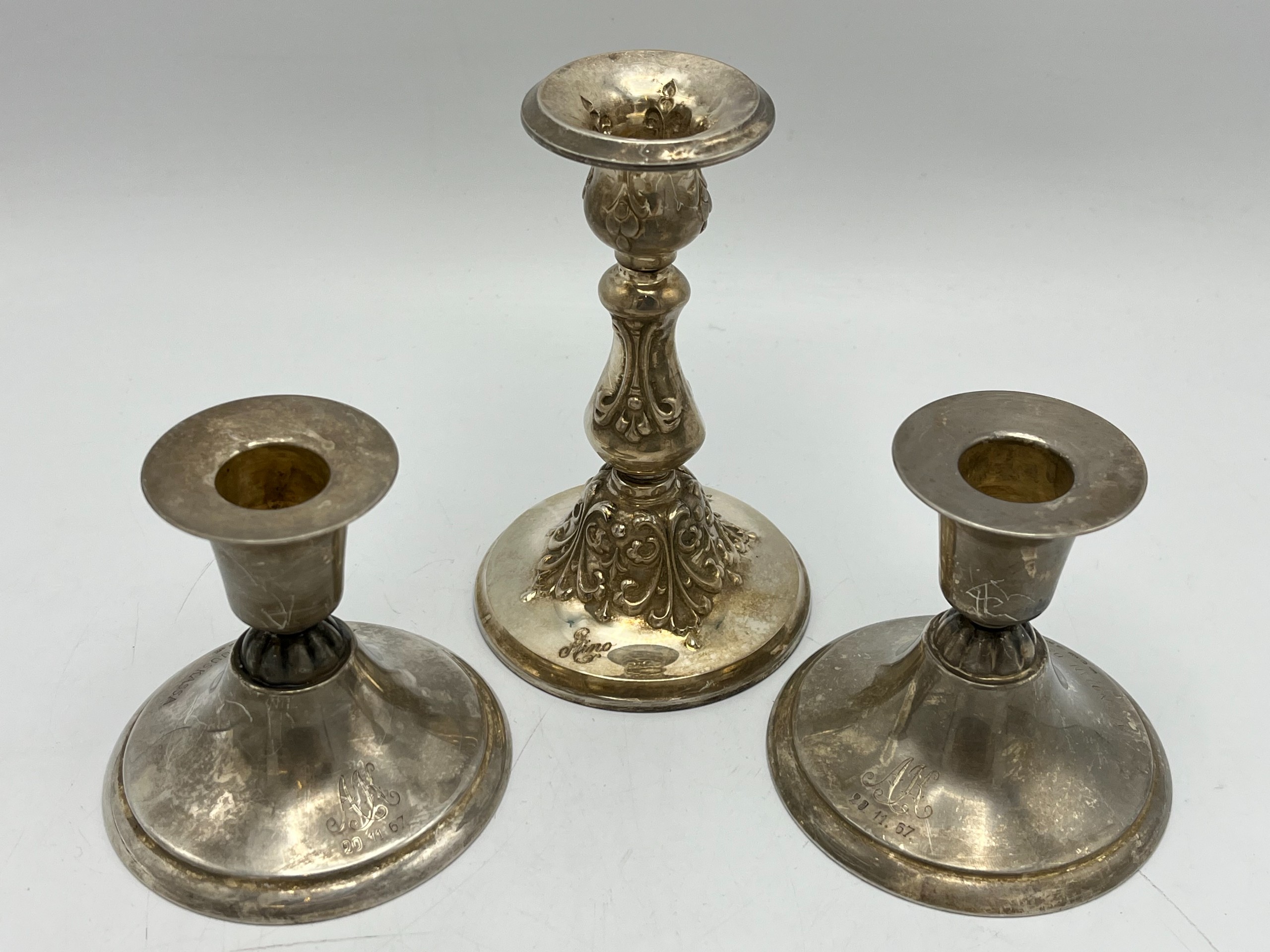 Hopeiset kynttilänjalat