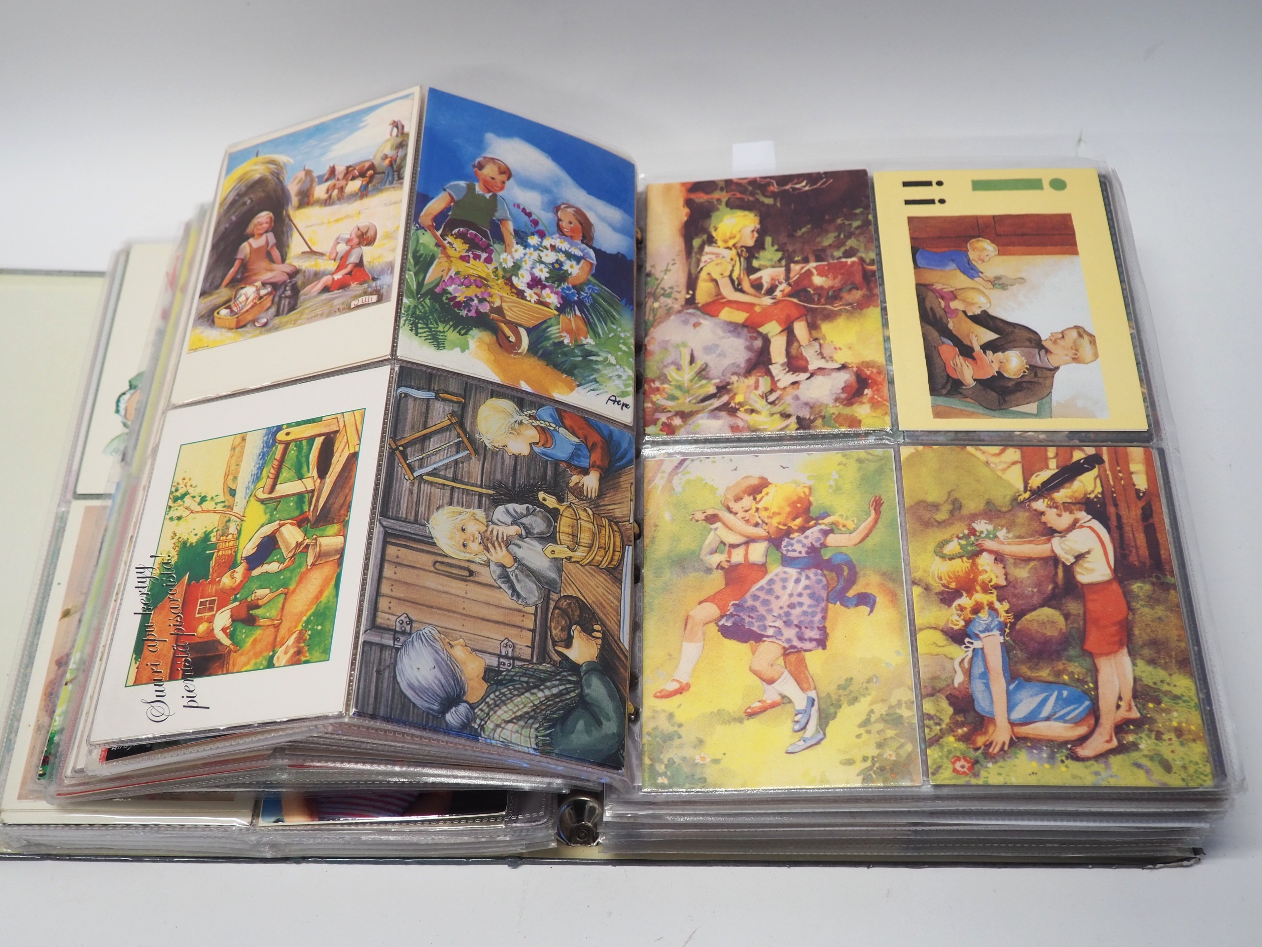 Lapsiaiheiset postikortit ym.