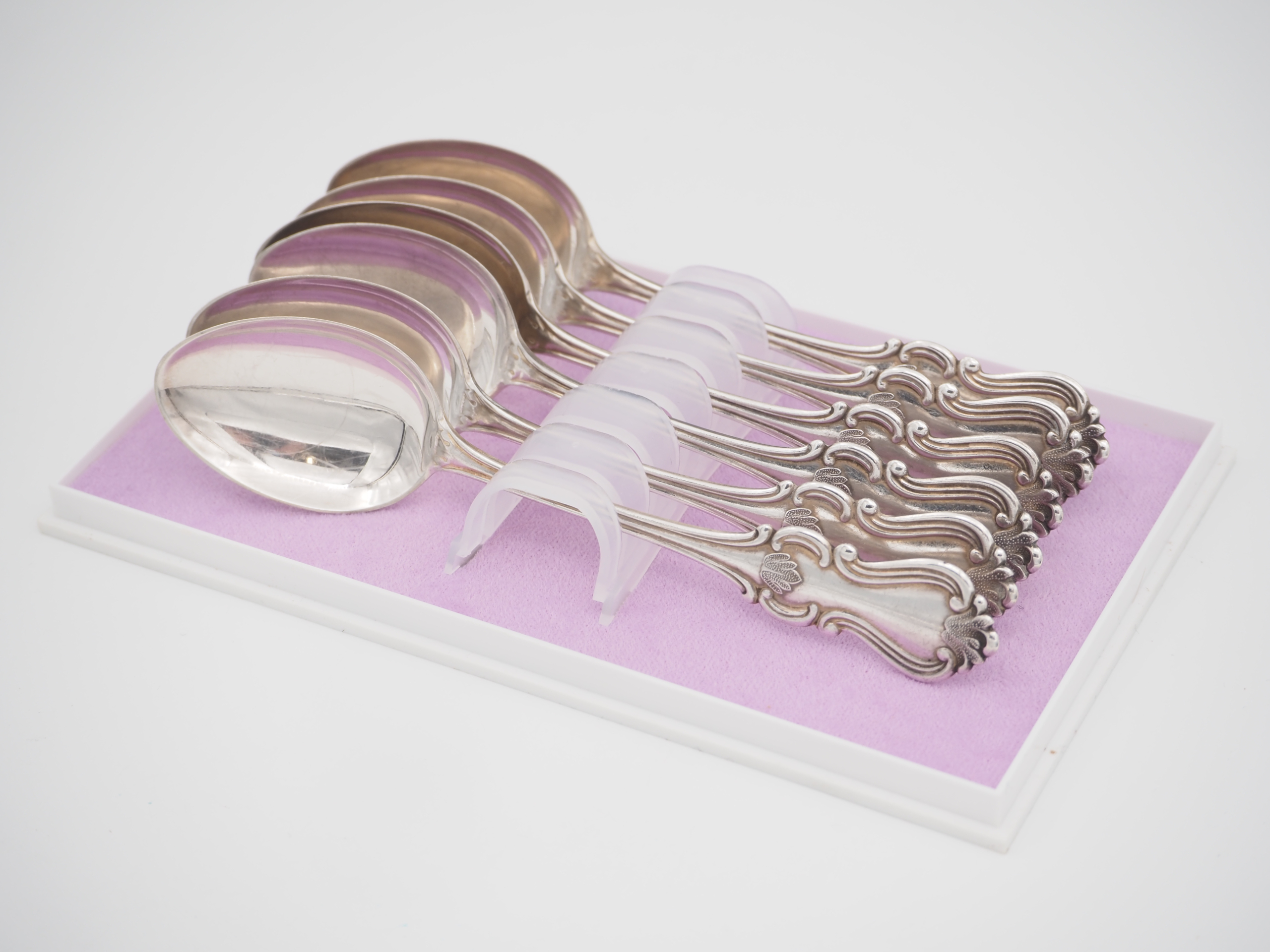 Romantiikka kahvilusikat