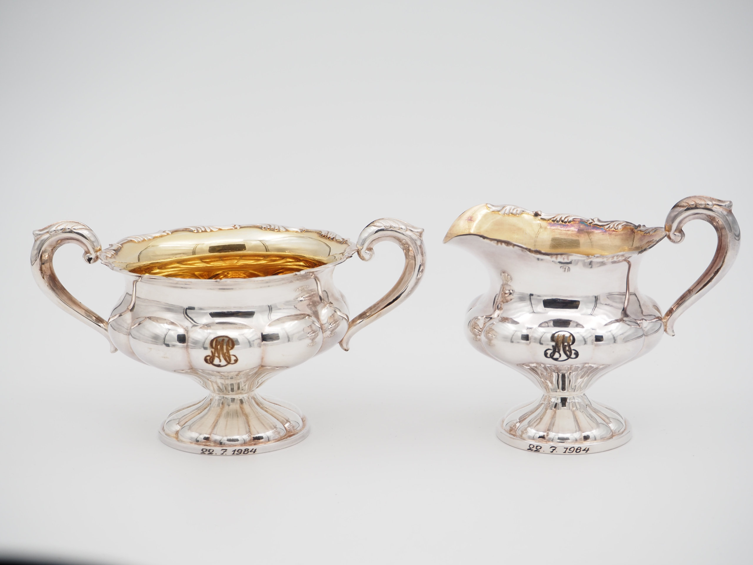 Hopea sokerikko ja kermakko