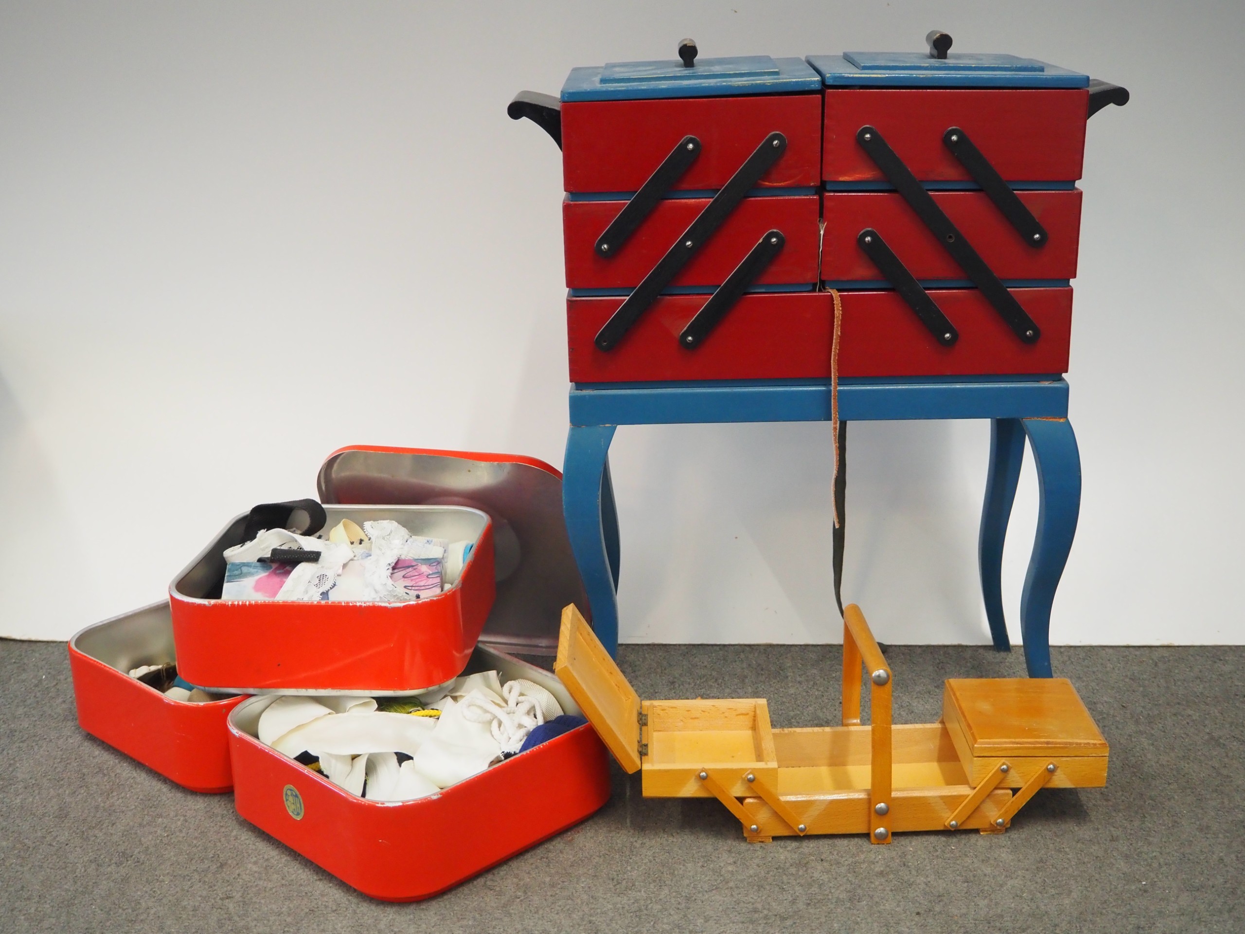 Ompelutarvikelaatikot