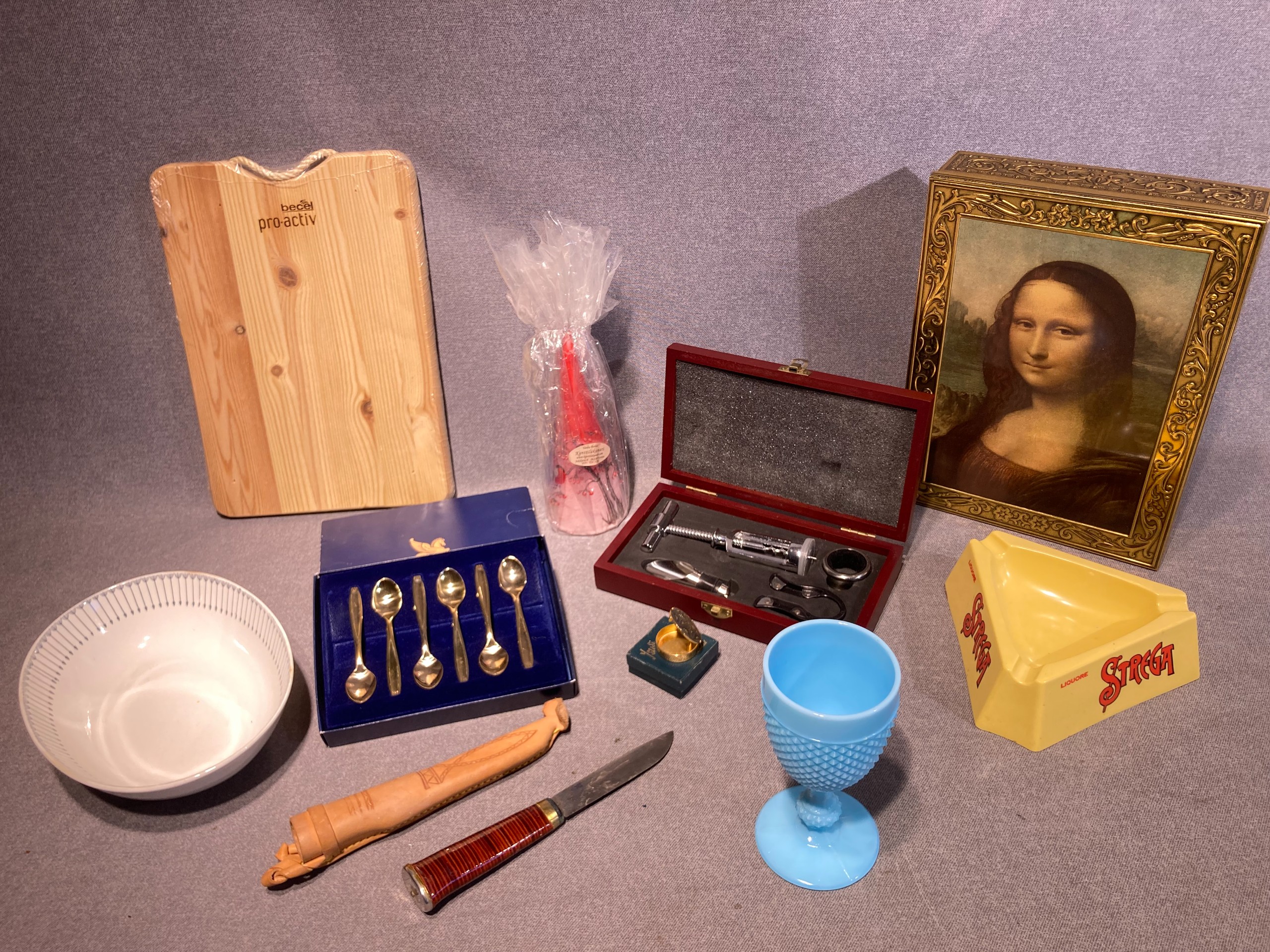 Keräilyesineitä - Huutokauppa Ekman