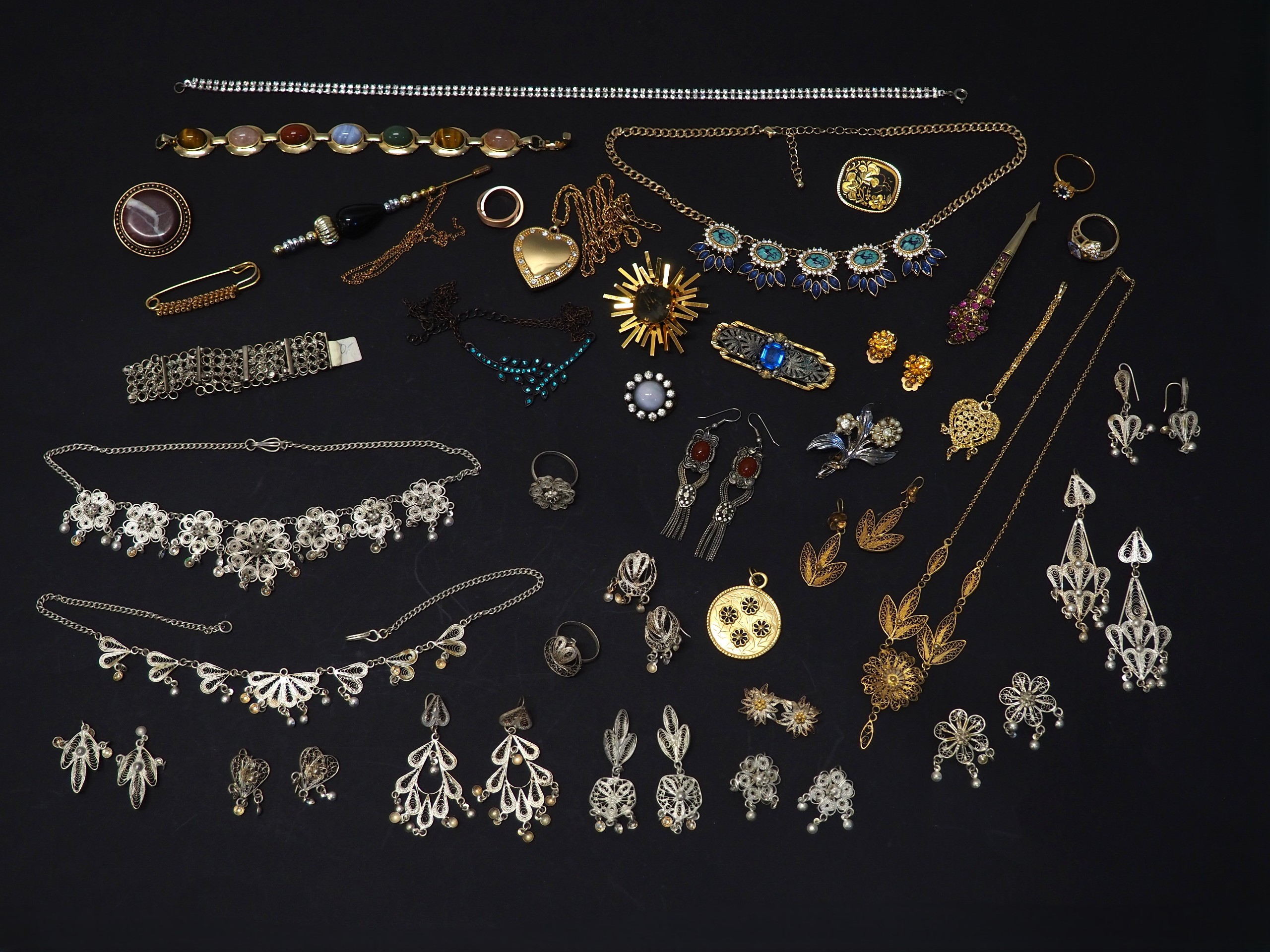 Filigraanikorut ym. - Huutokauppa Ekman