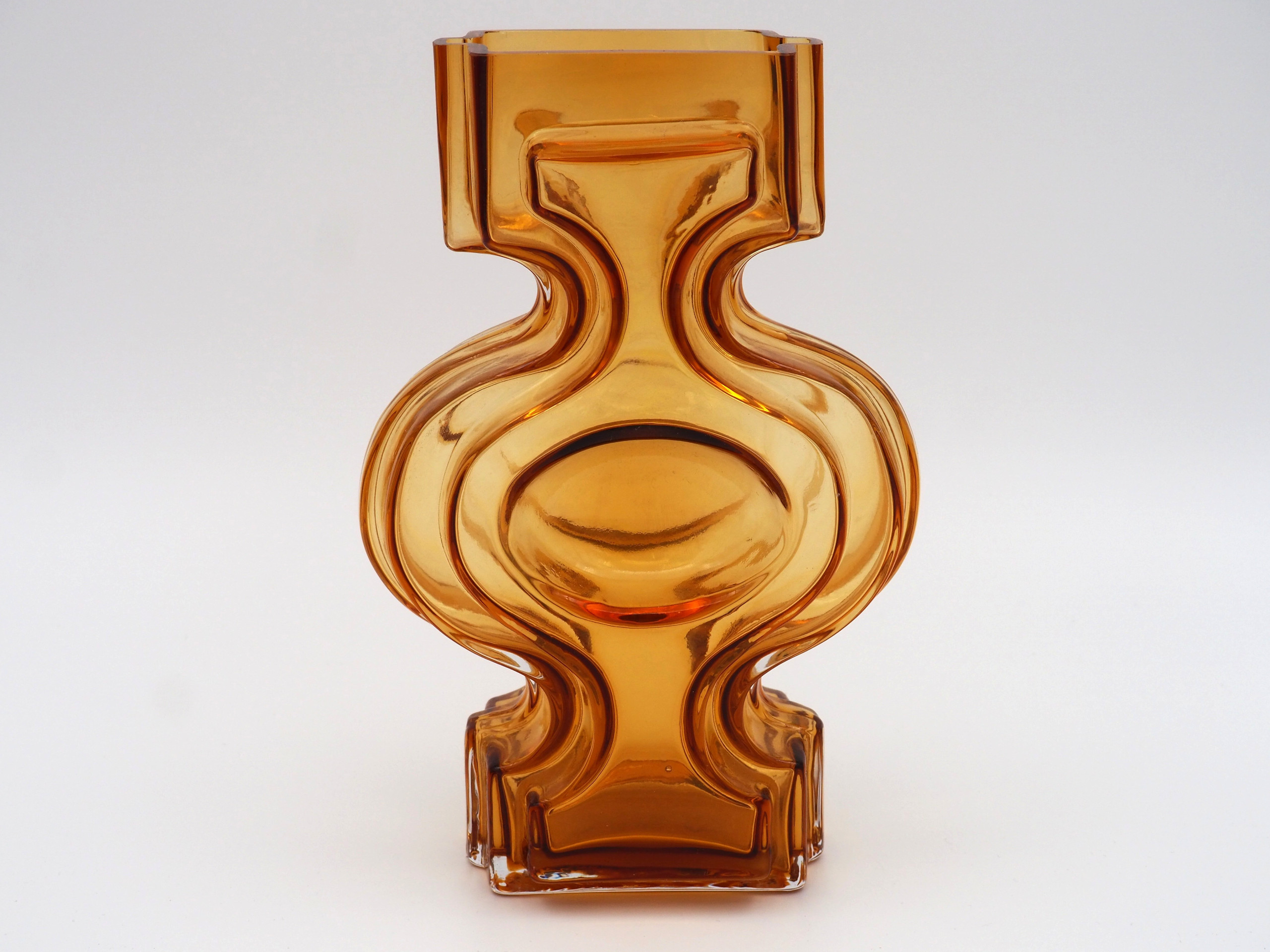 Helena Tynell - Huutokauppa Ekman