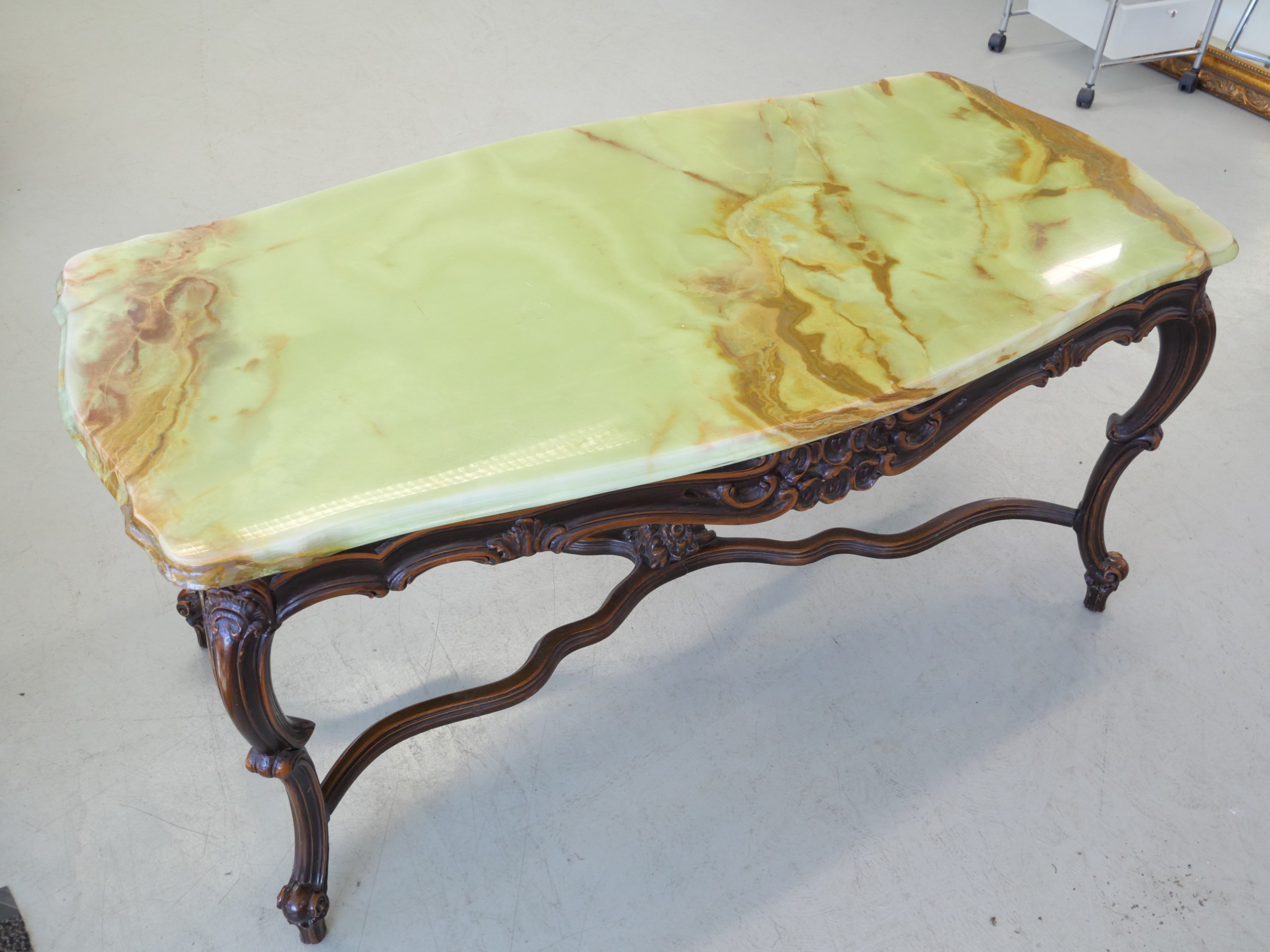 *Marmoripöytä - Huutokauppa Ekman