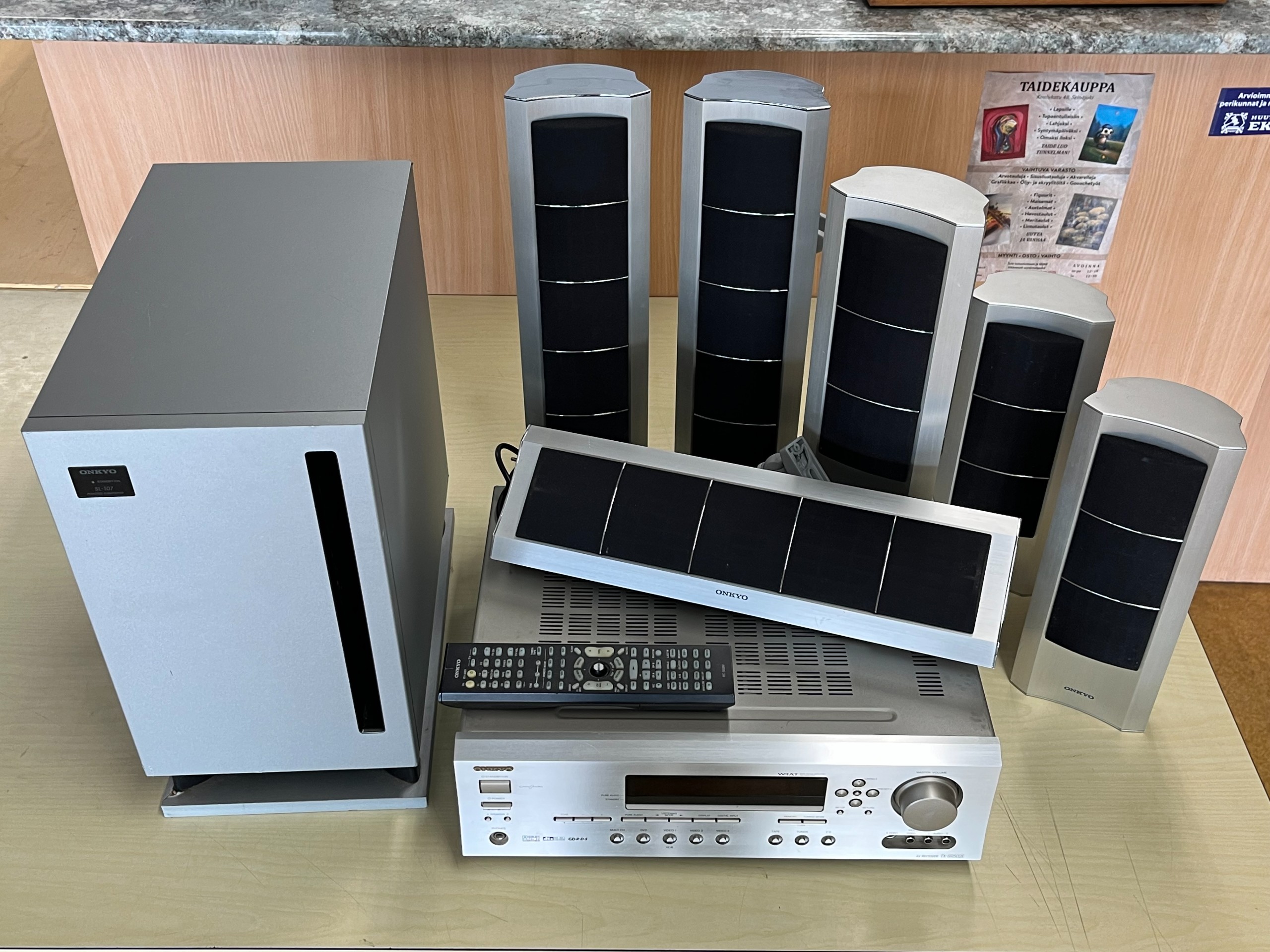 Onkyo - Huutokauppa Ekman