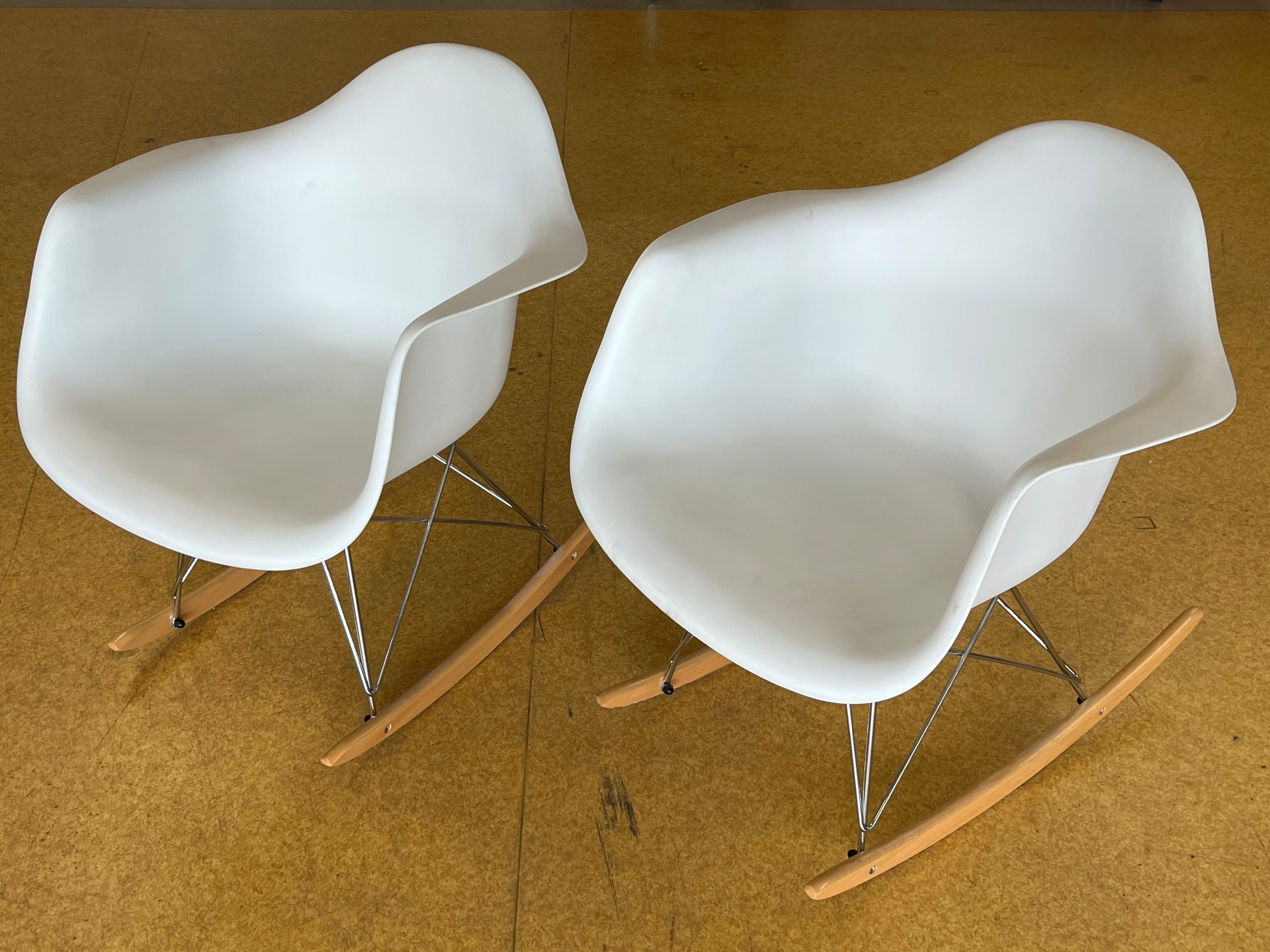 Kiikkutuolit - Huutokauppa Ekman