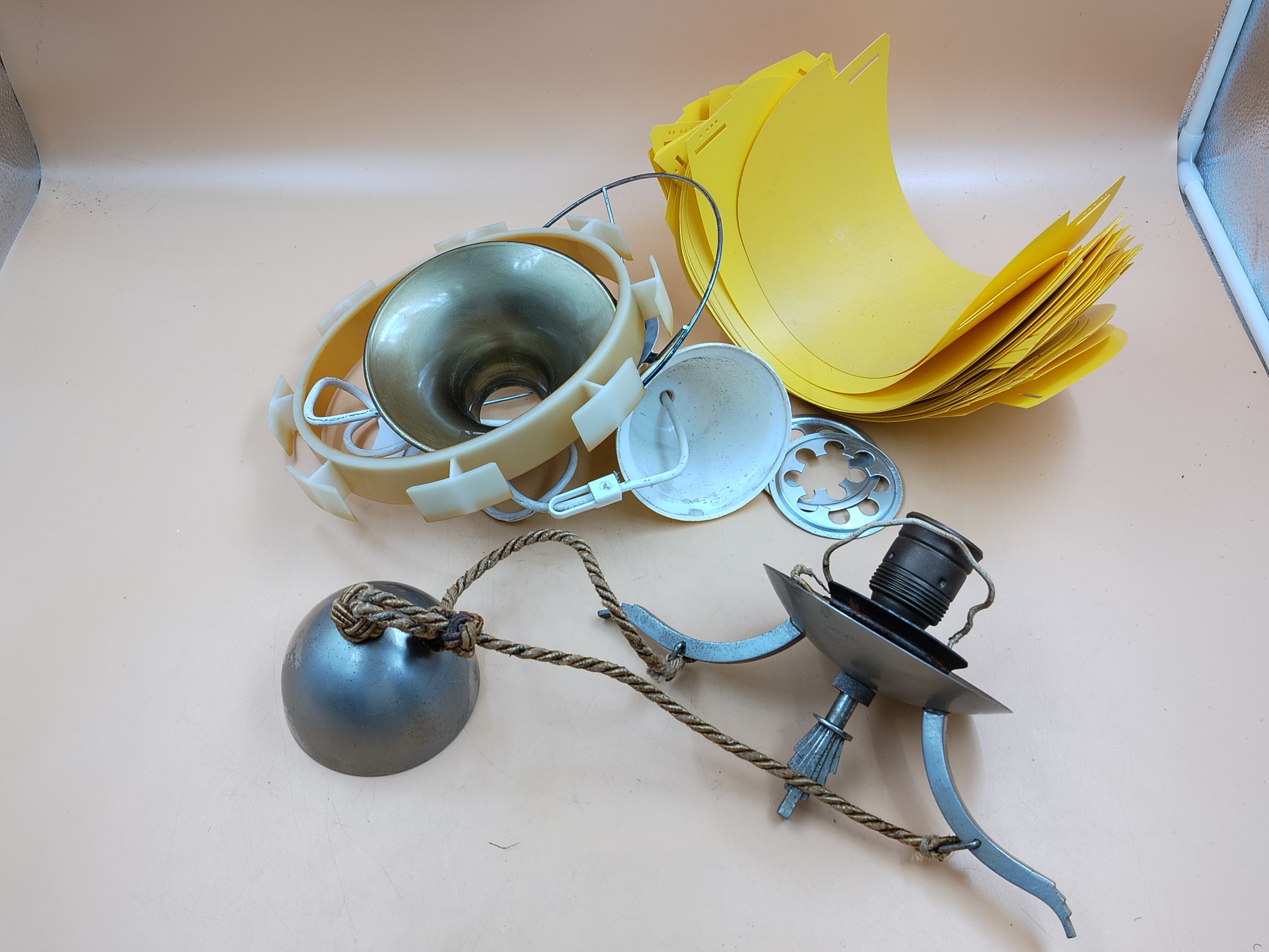 Valaisimet - Huutokauppa Ekman