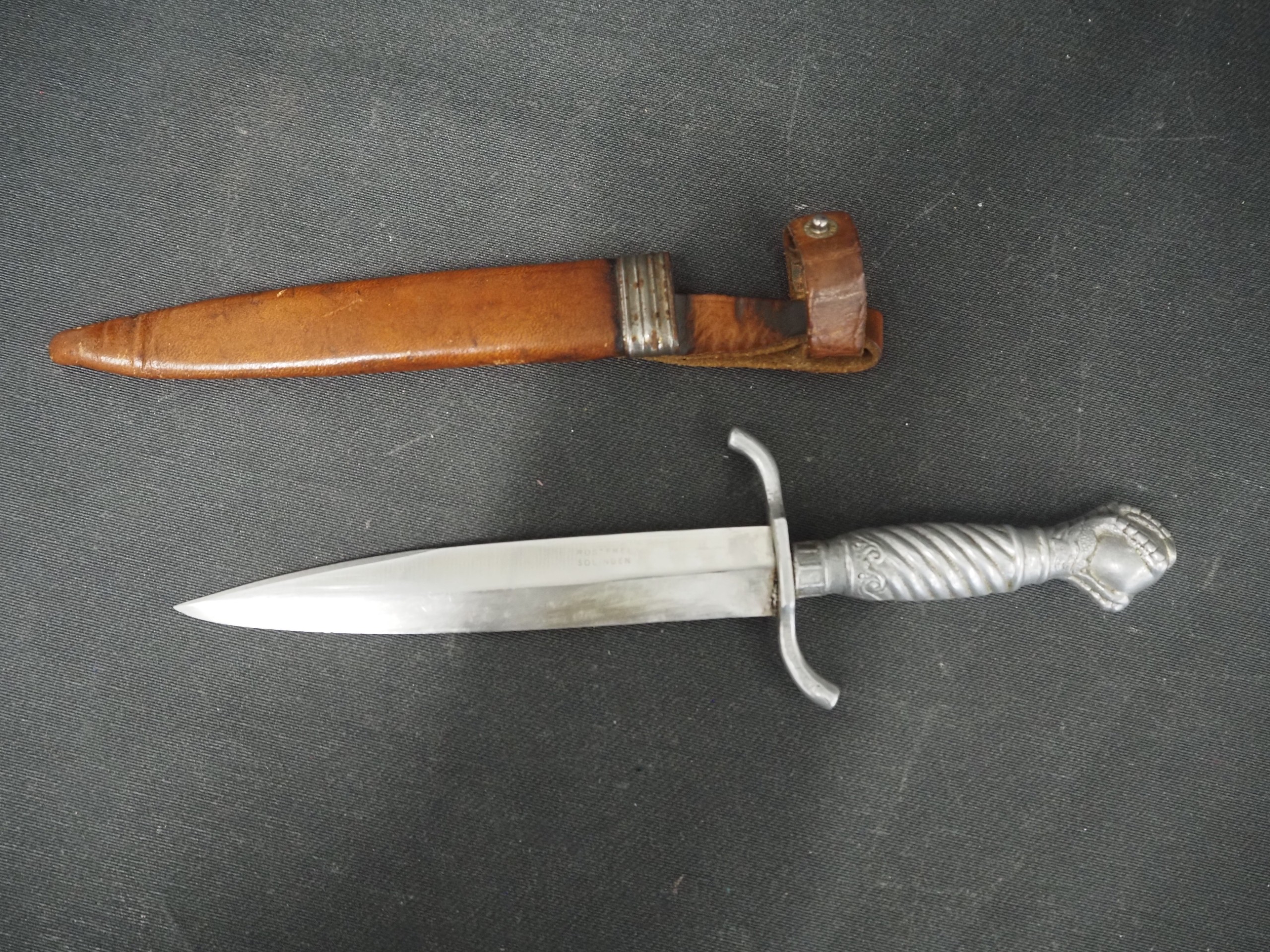 Solingen tikari - Huutokauppa Ekman