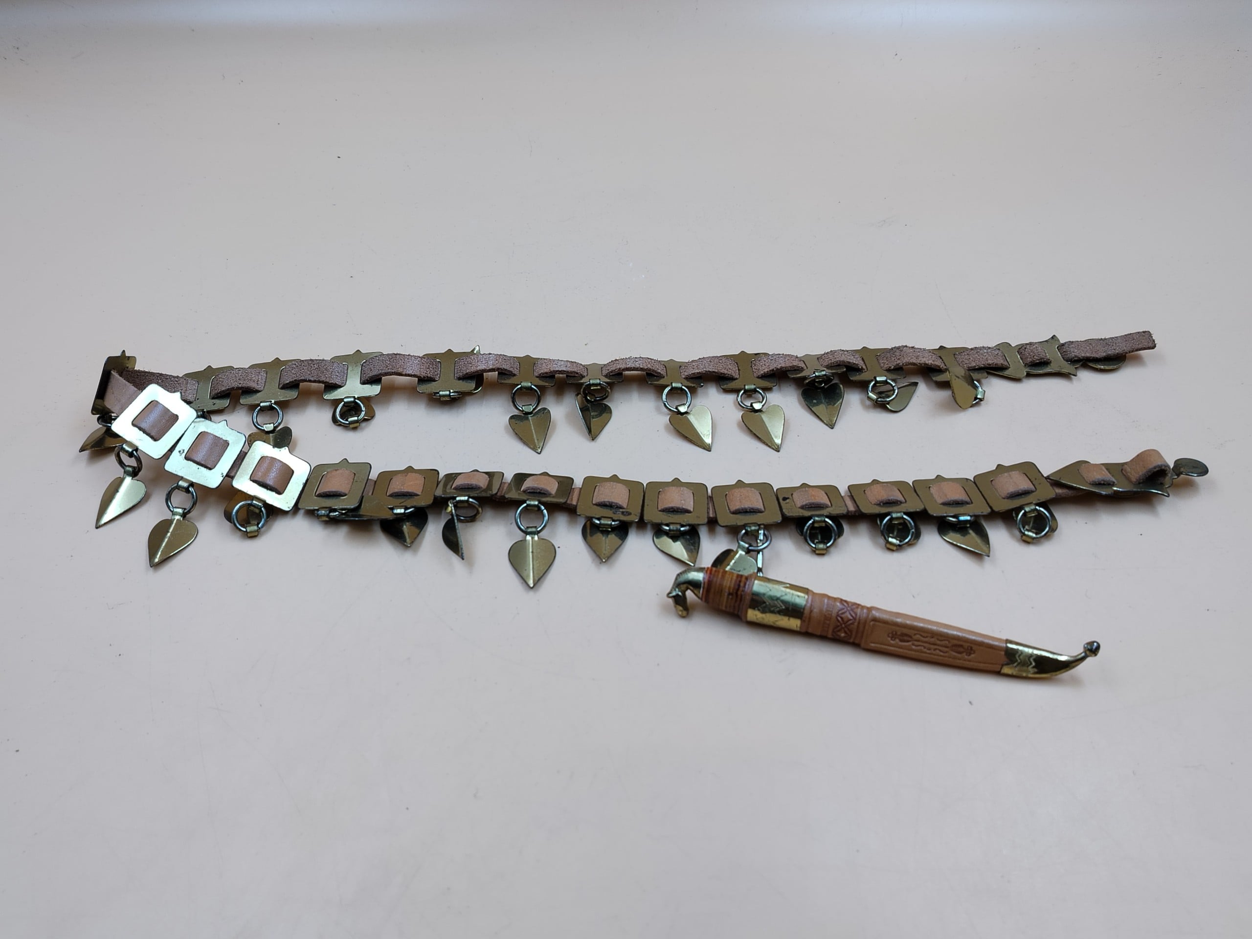 Helavyö - Huutokauppa Ekman