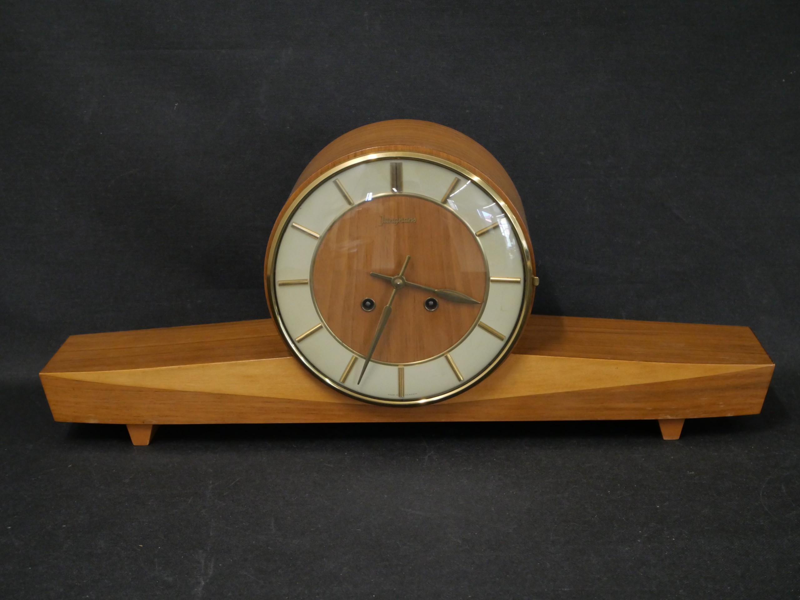 Junghans pöytäkello - Huutokauppa Ekman