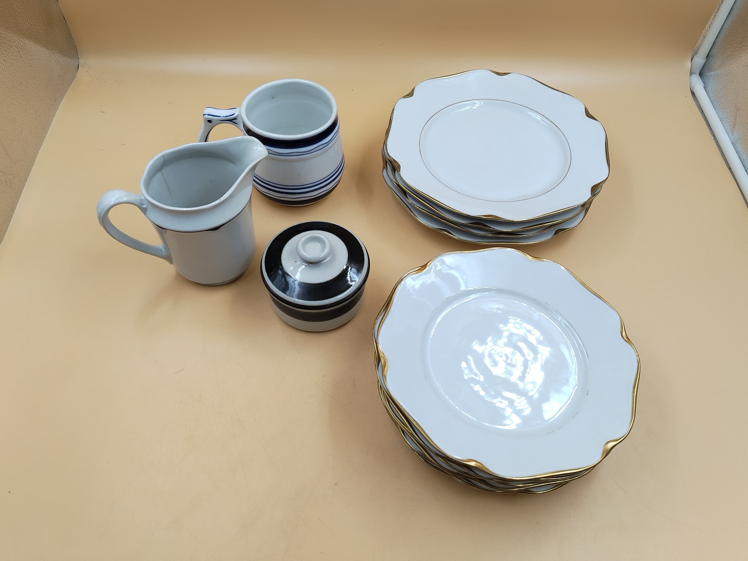 Arabia ym. - Huutokauppa Ekman