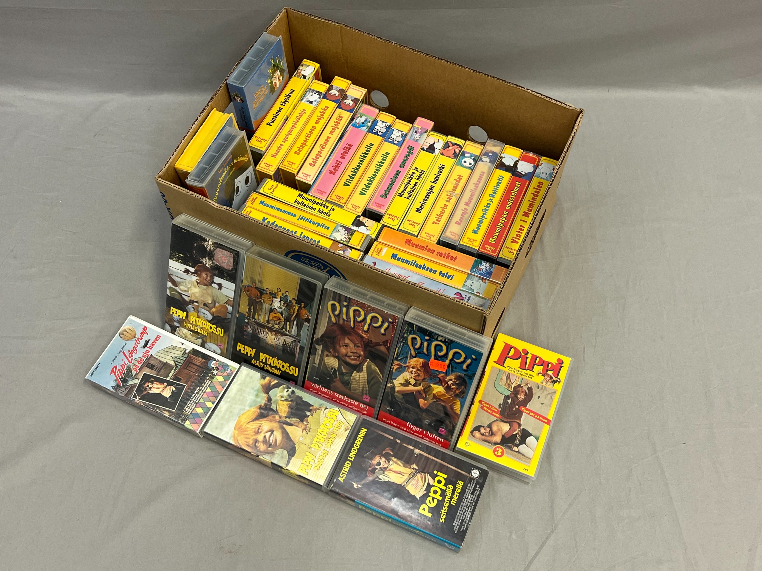 VHS-kasetit, muumit ym - Huutokauppa Ekman