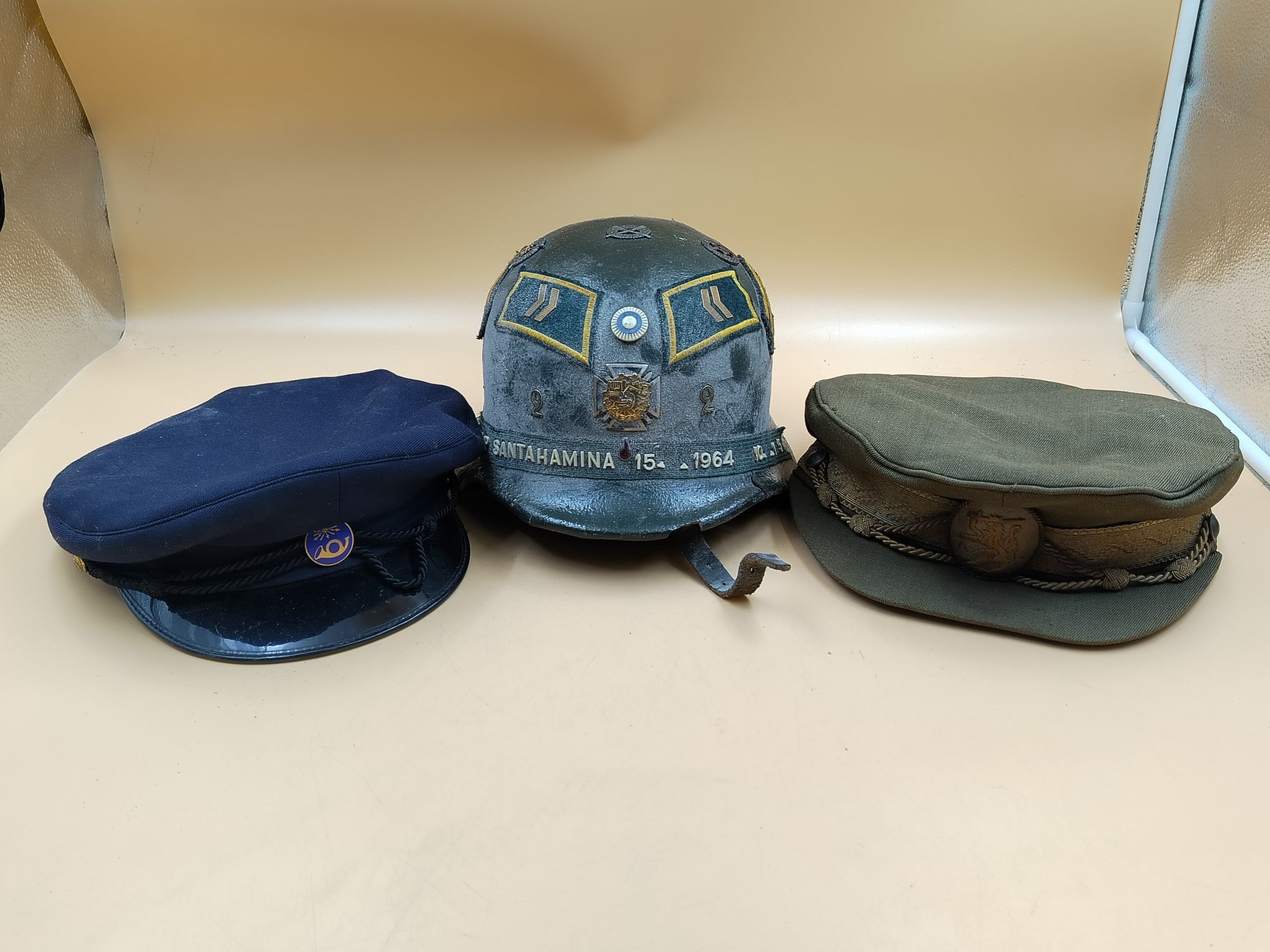 Päähineet - Huutokauppa Ekman