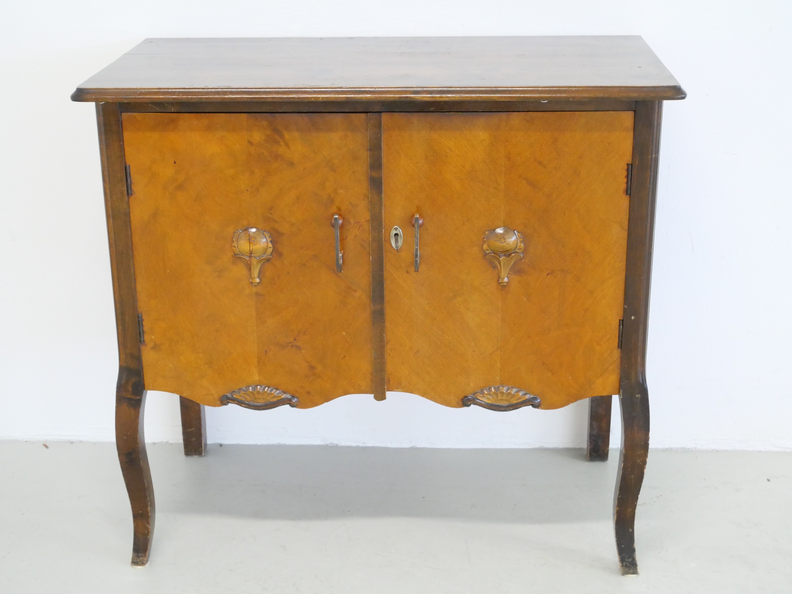 *Art Deco kaappi - Huutokauppa Ekman