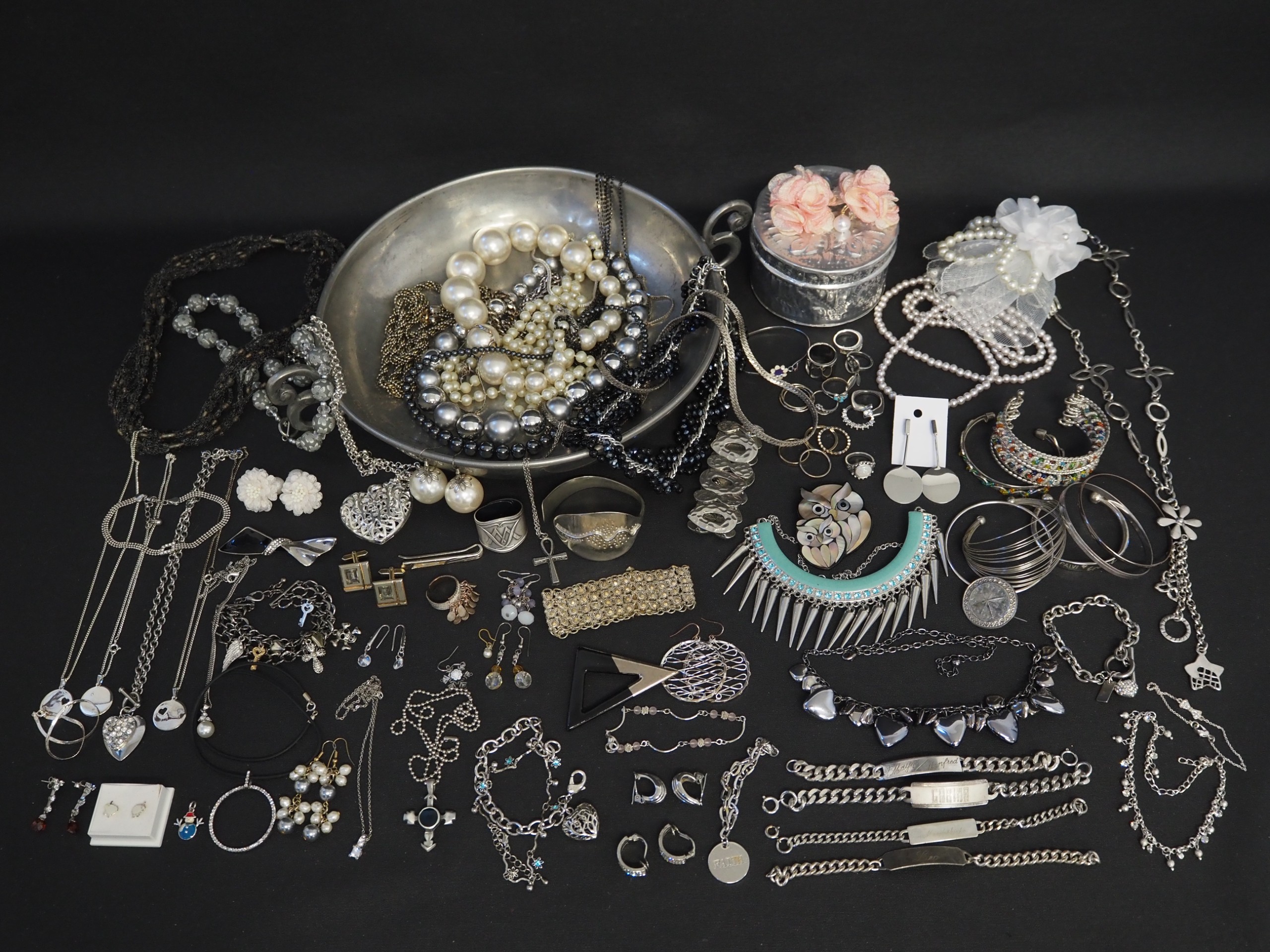 Korut ja kulho - Huutokauppa Ekman