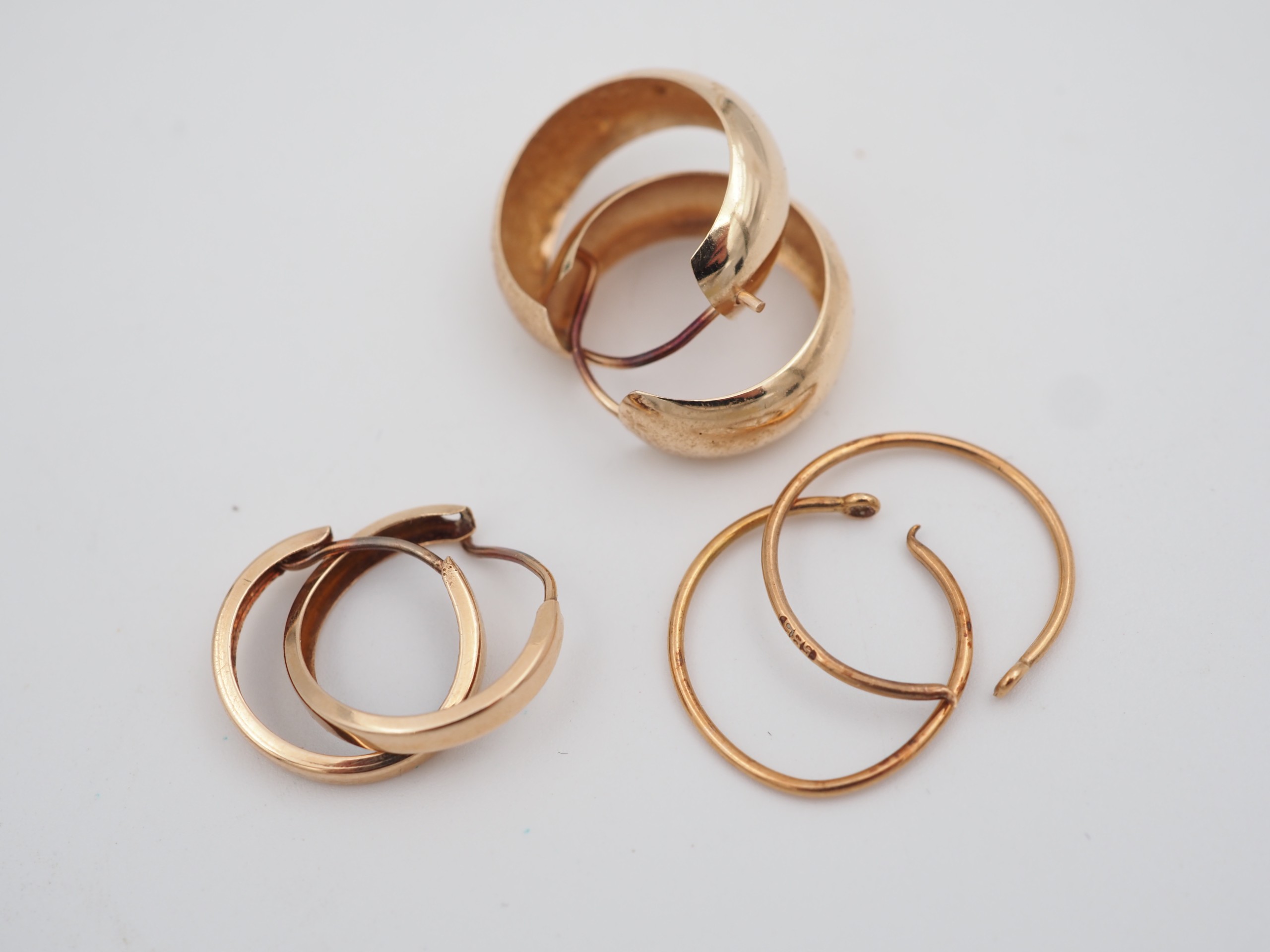 Kultaiset korvarenkaat 14k - Huutokauppa Ekman