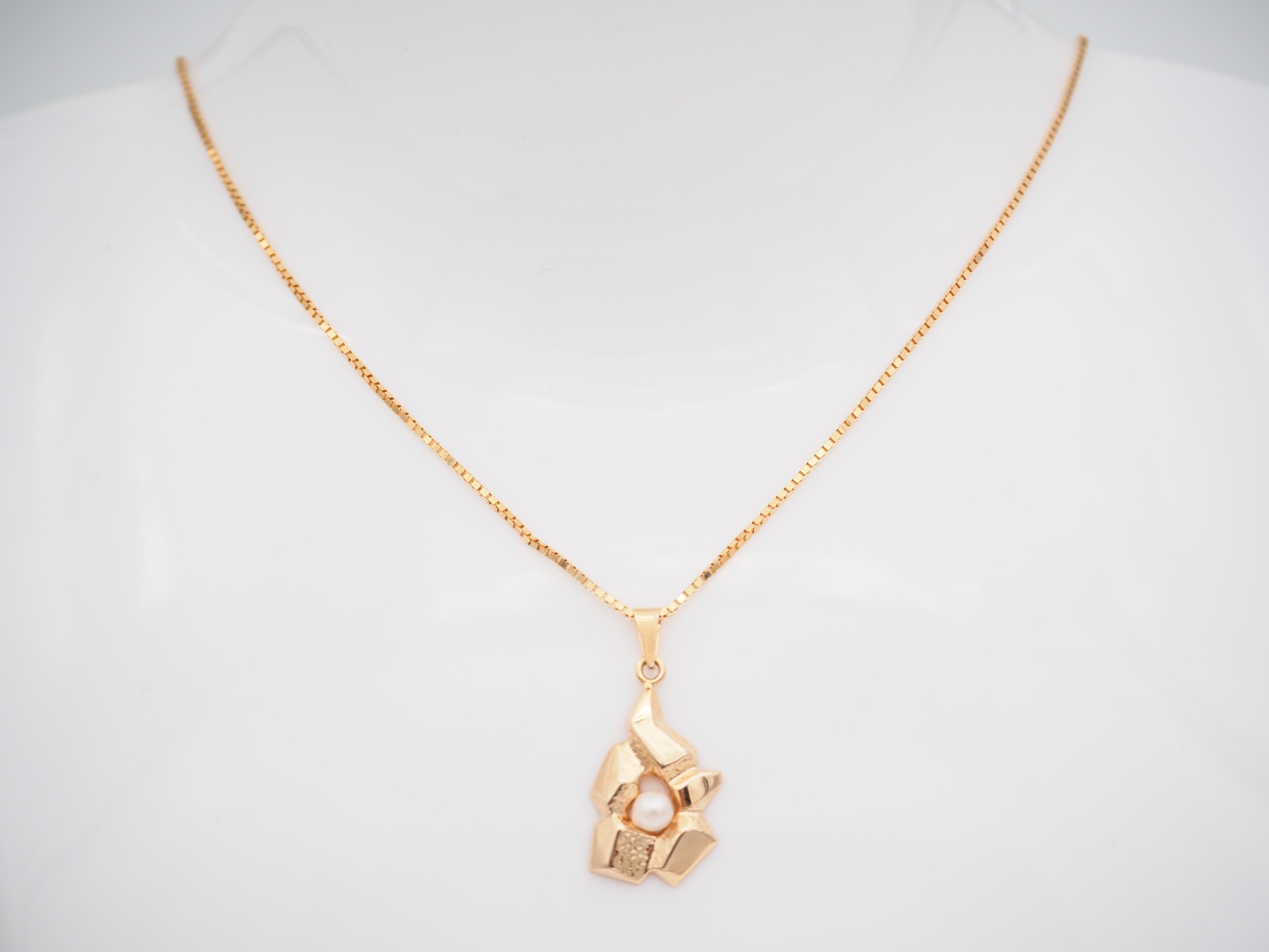 Kultakaulaketju riipuksella 14k - Huutokauppa Ekman