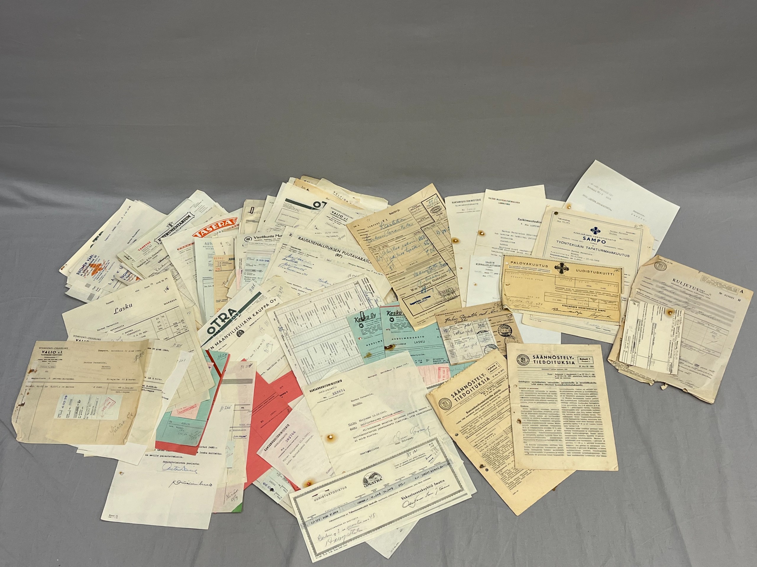 Kuitit, laskut ym pienpainate - Huutokauppa Ekman