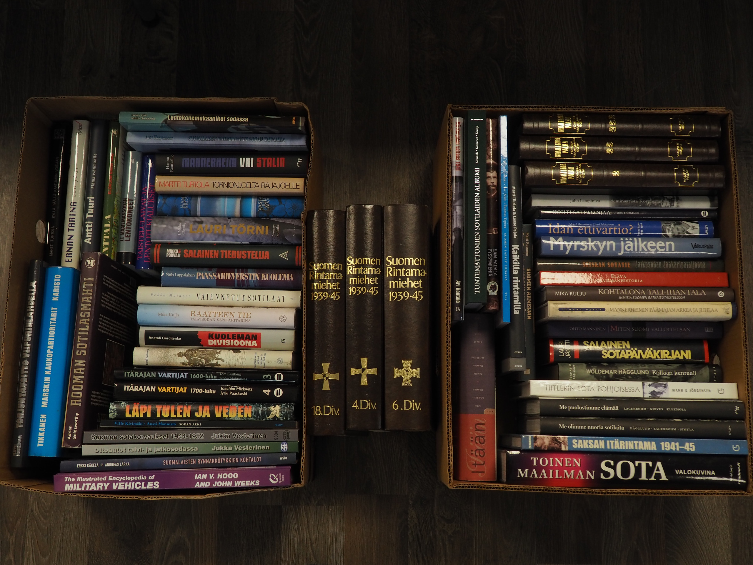 Sotakirjat ym.