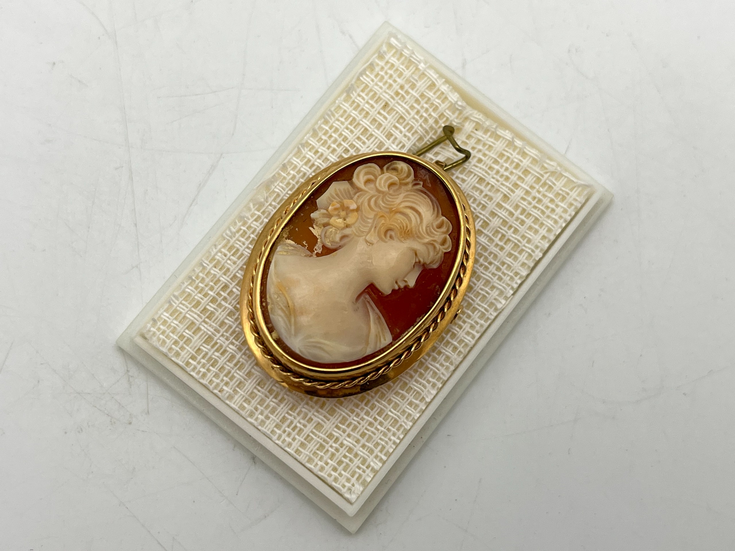 14K 585 Camee - Huutokauppa Ekman