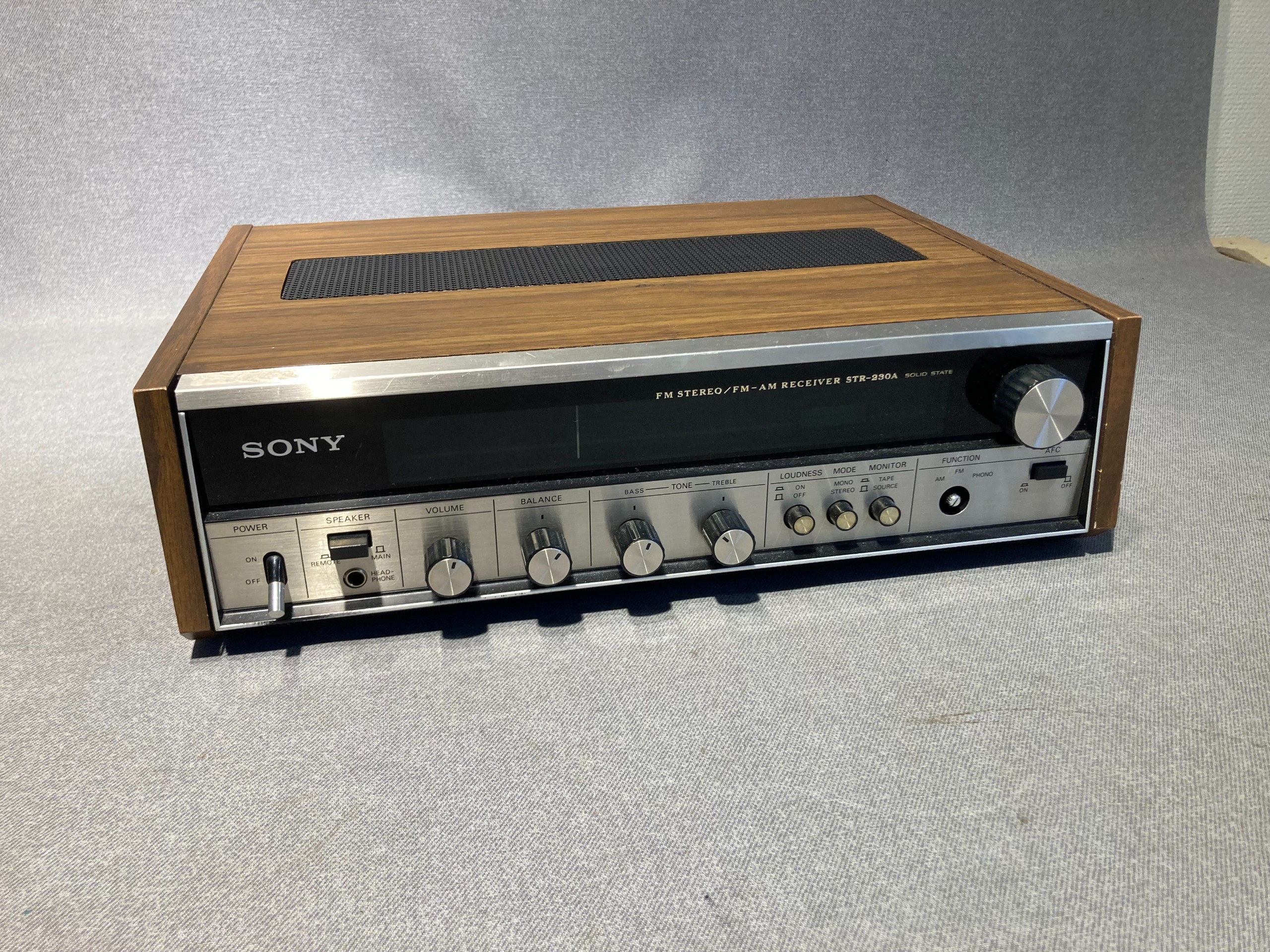 SONY - Huutokauppa Ekman