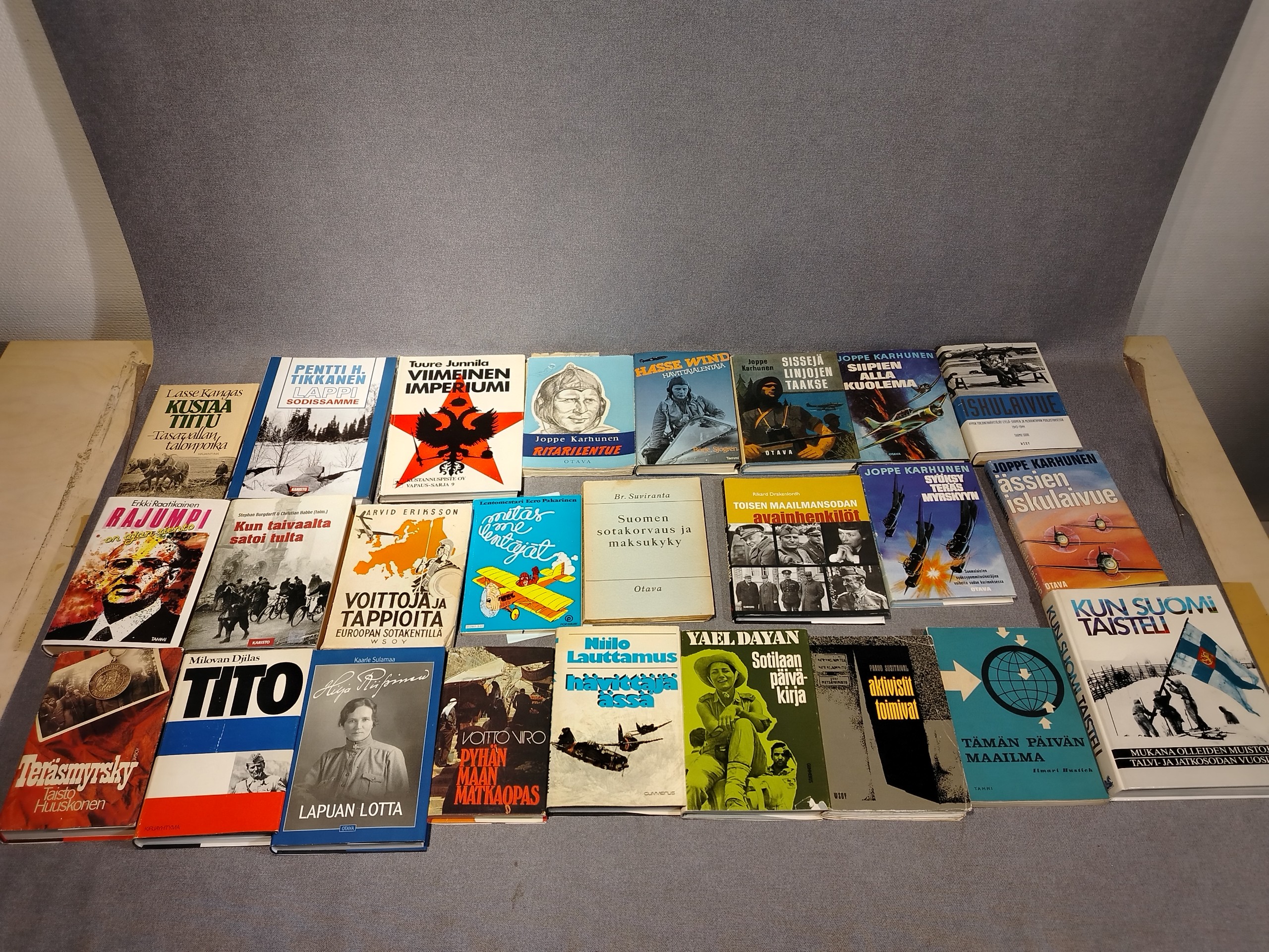 Sotakirjallisuus - Huutokauppa Ekman