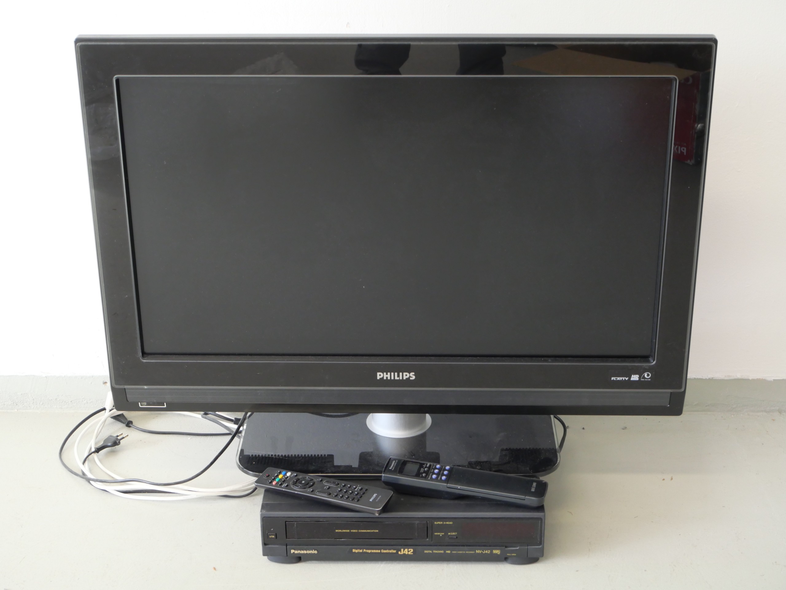 *Vhs nauhuri ja Tv - Huutokauppa Ekman