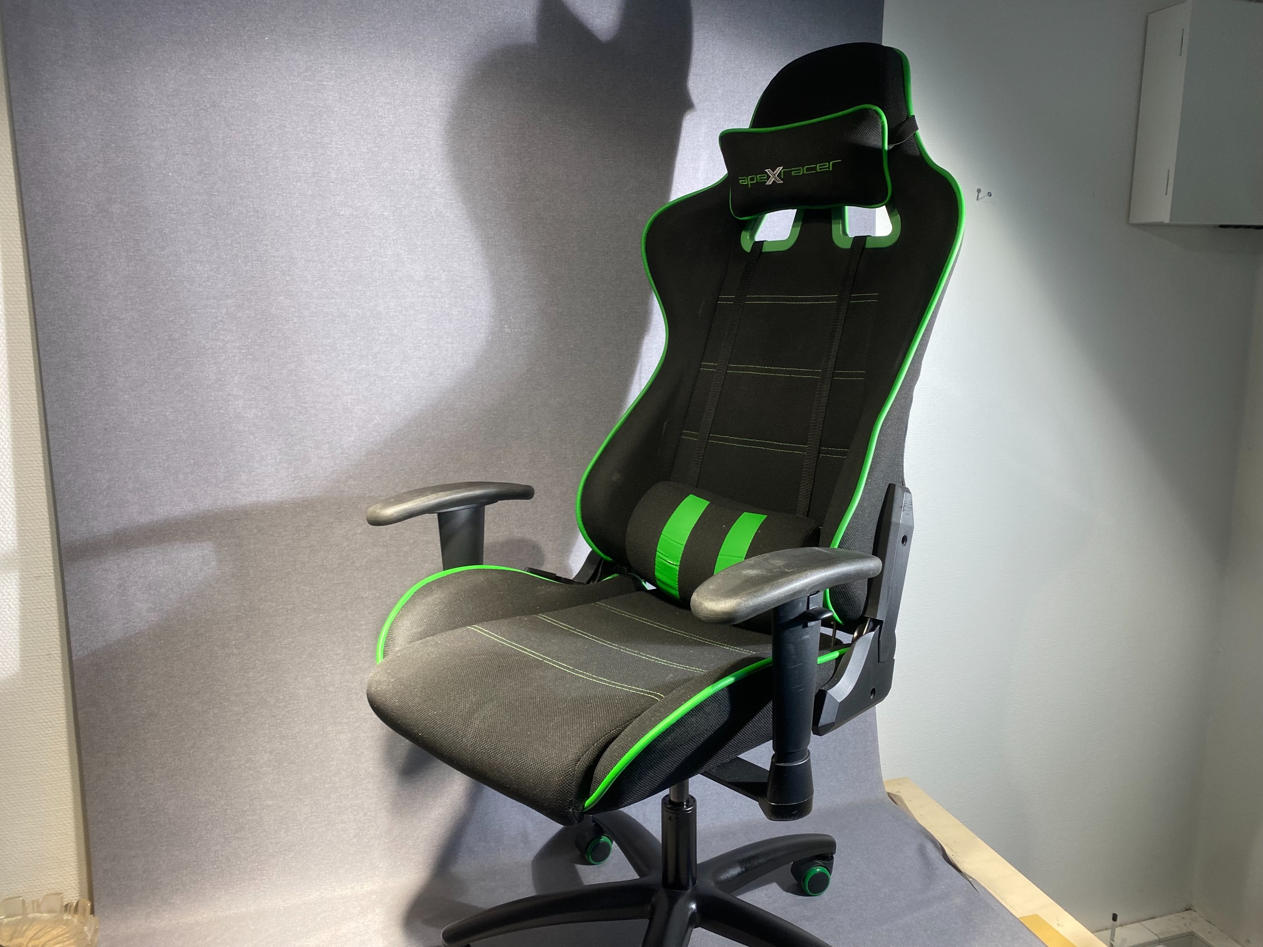 Pelituoli - Huutokauppa Ekman