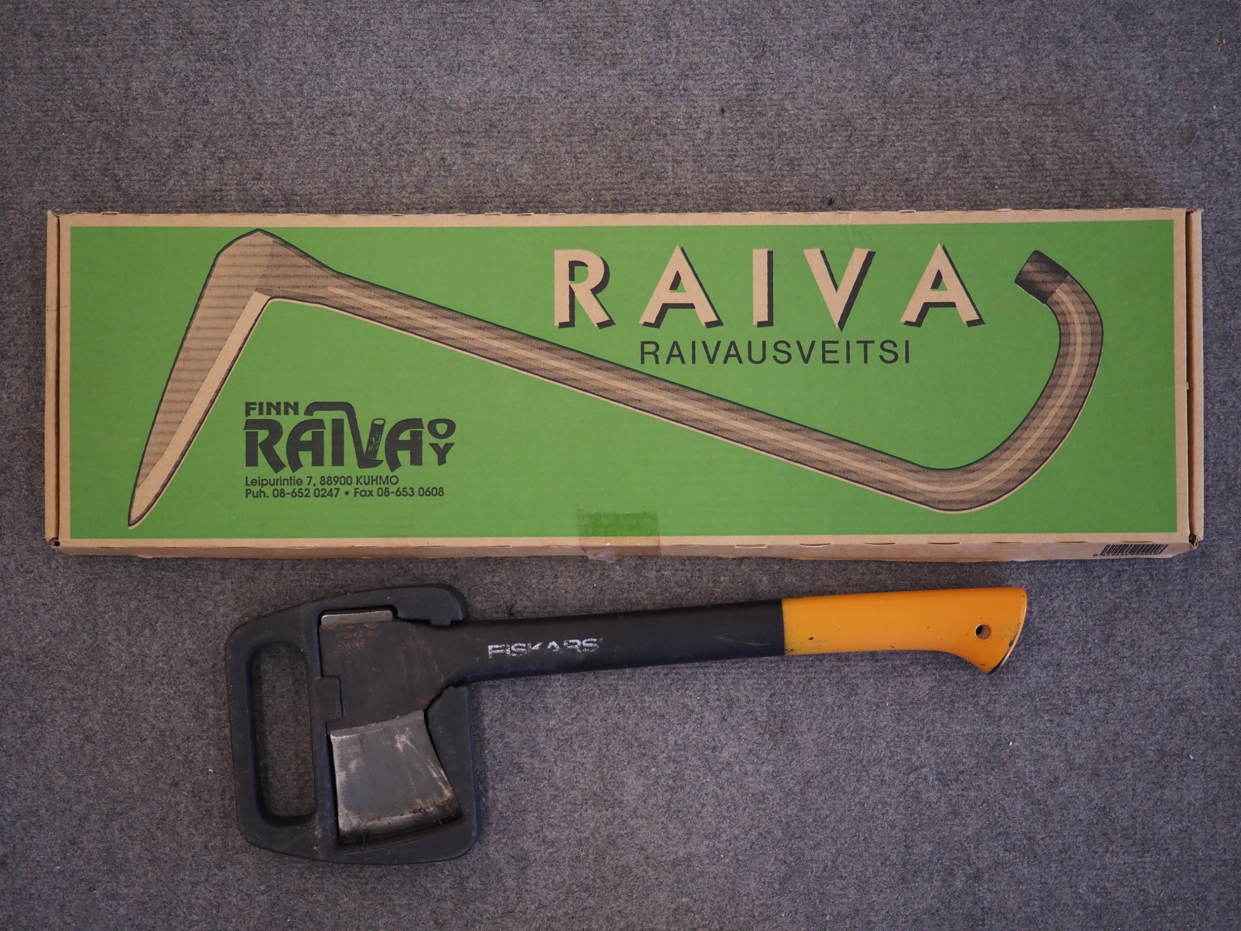 Kirves ja raivausveitsi - Huutokauppa Ekman