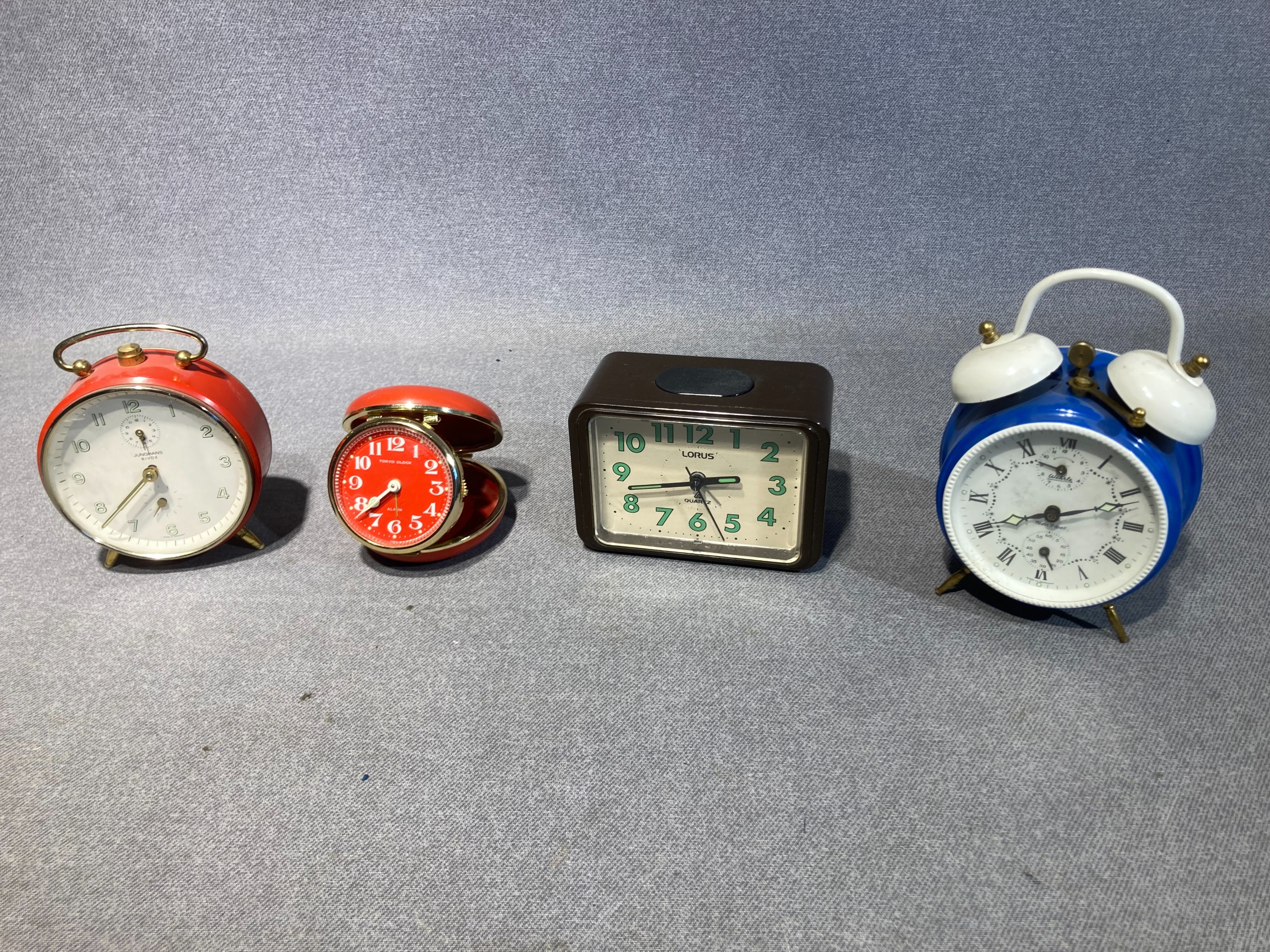 Pöytäkellot - Huutokauppa Ekman