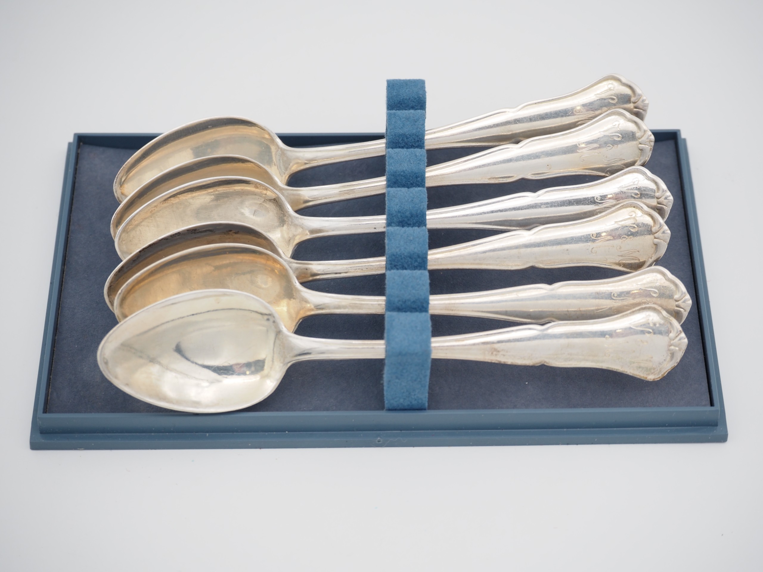 Hopealusikat - Huutokauppa Ekman