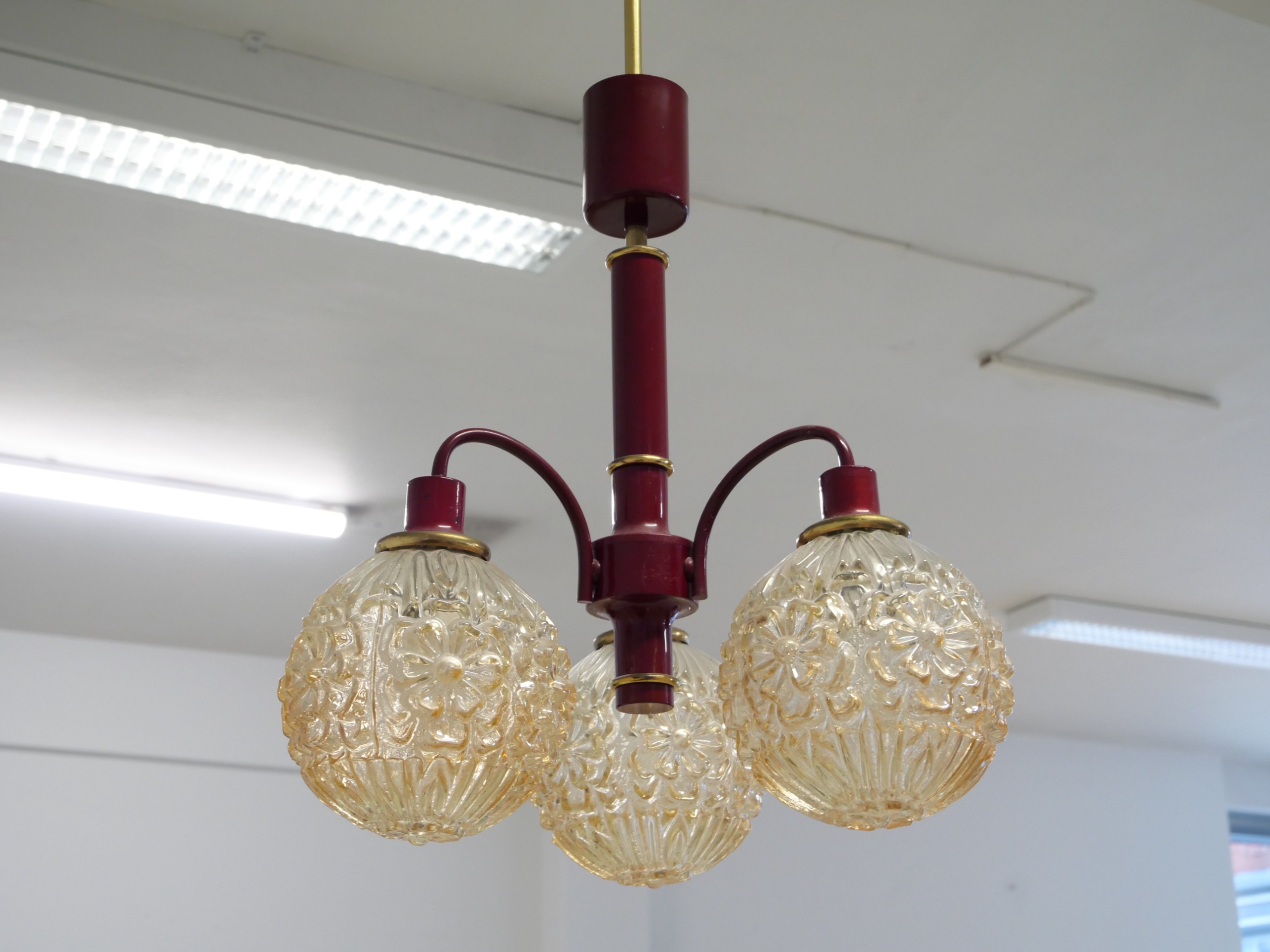 *Kattovalaisin - Huutokauppa Ekman