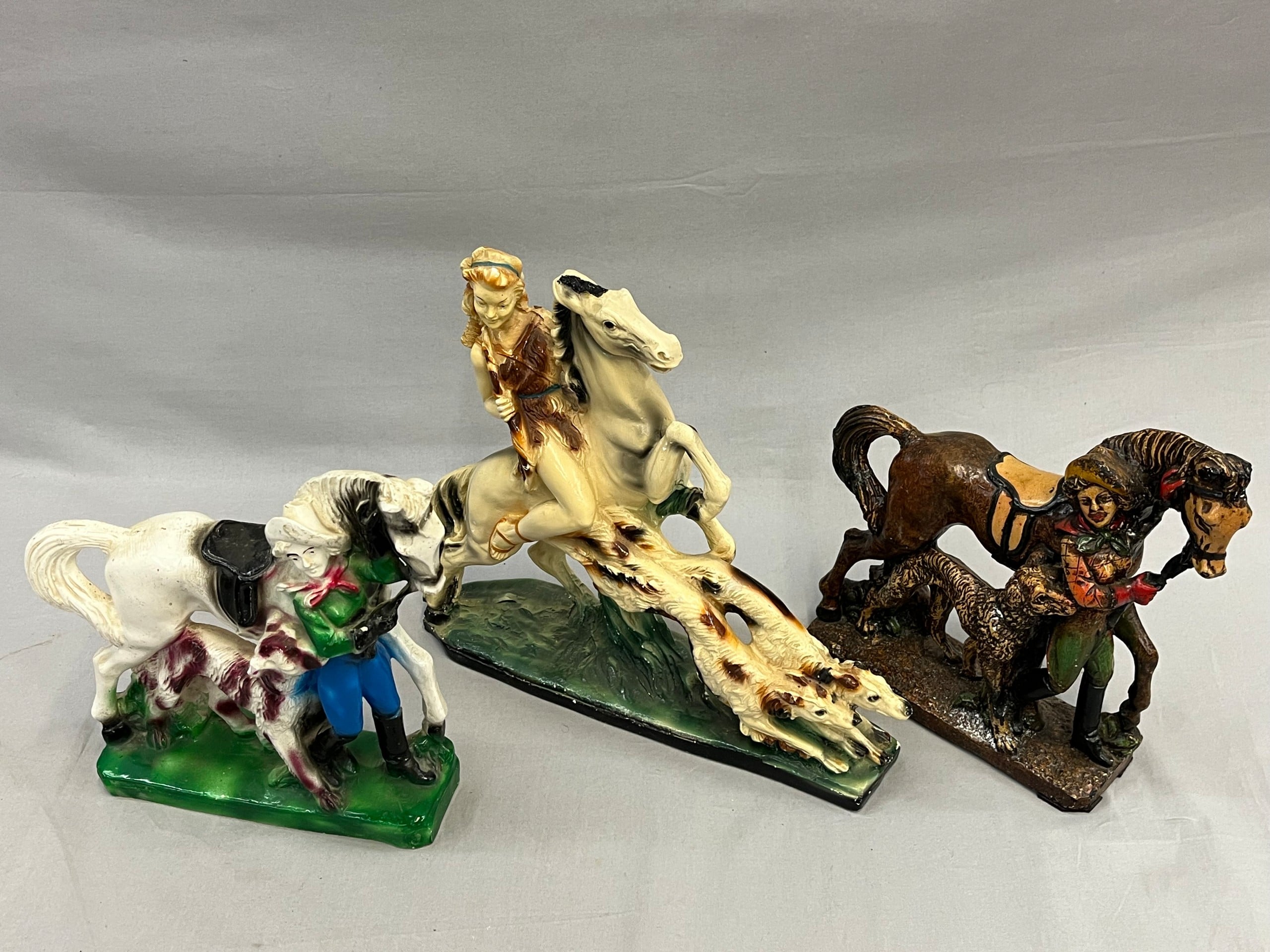 Keraamiset patsaat - Huutokauppa Ekman