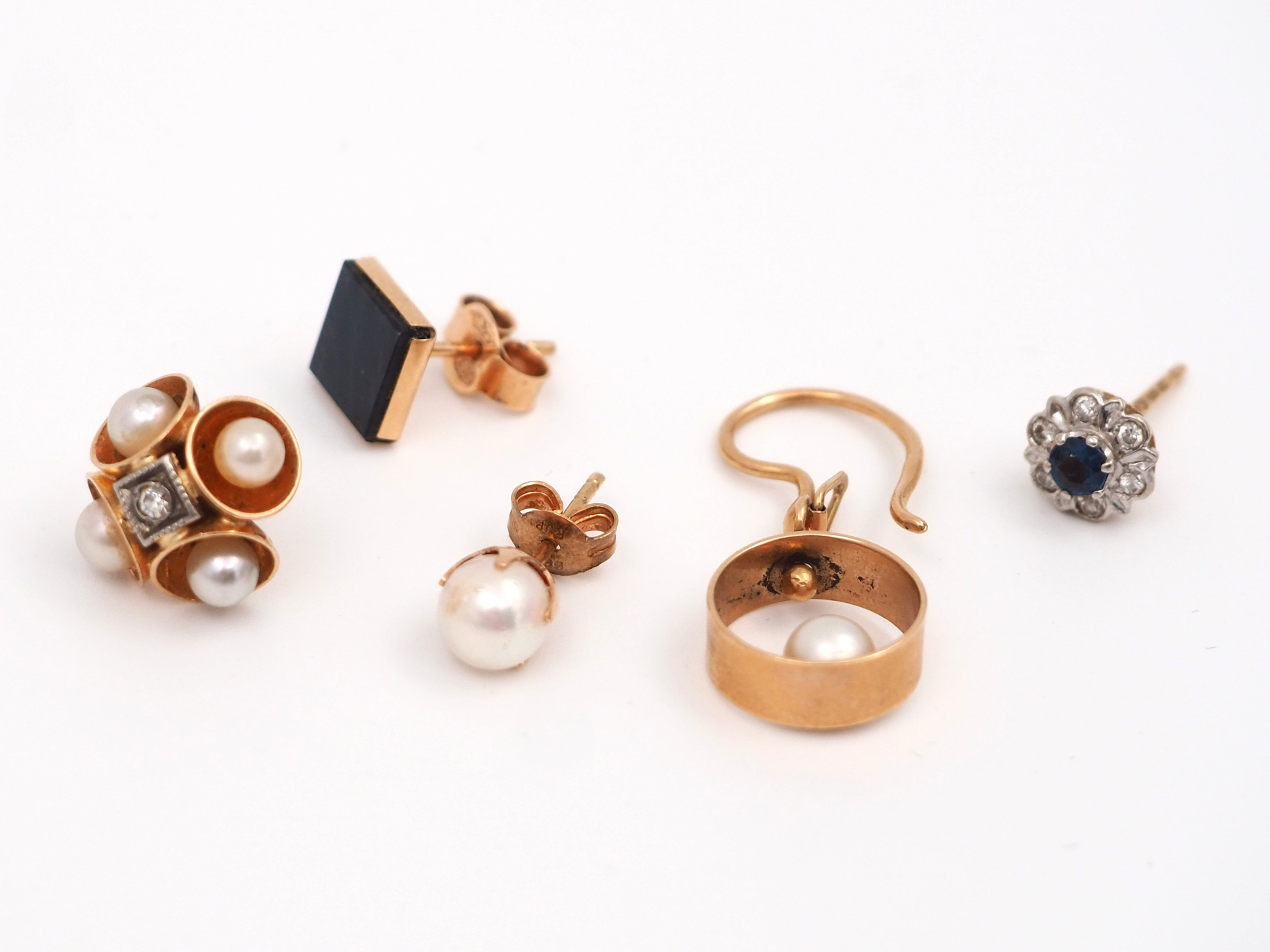 Kultaiset korvakorut 14k - Huutokauppa Ekman