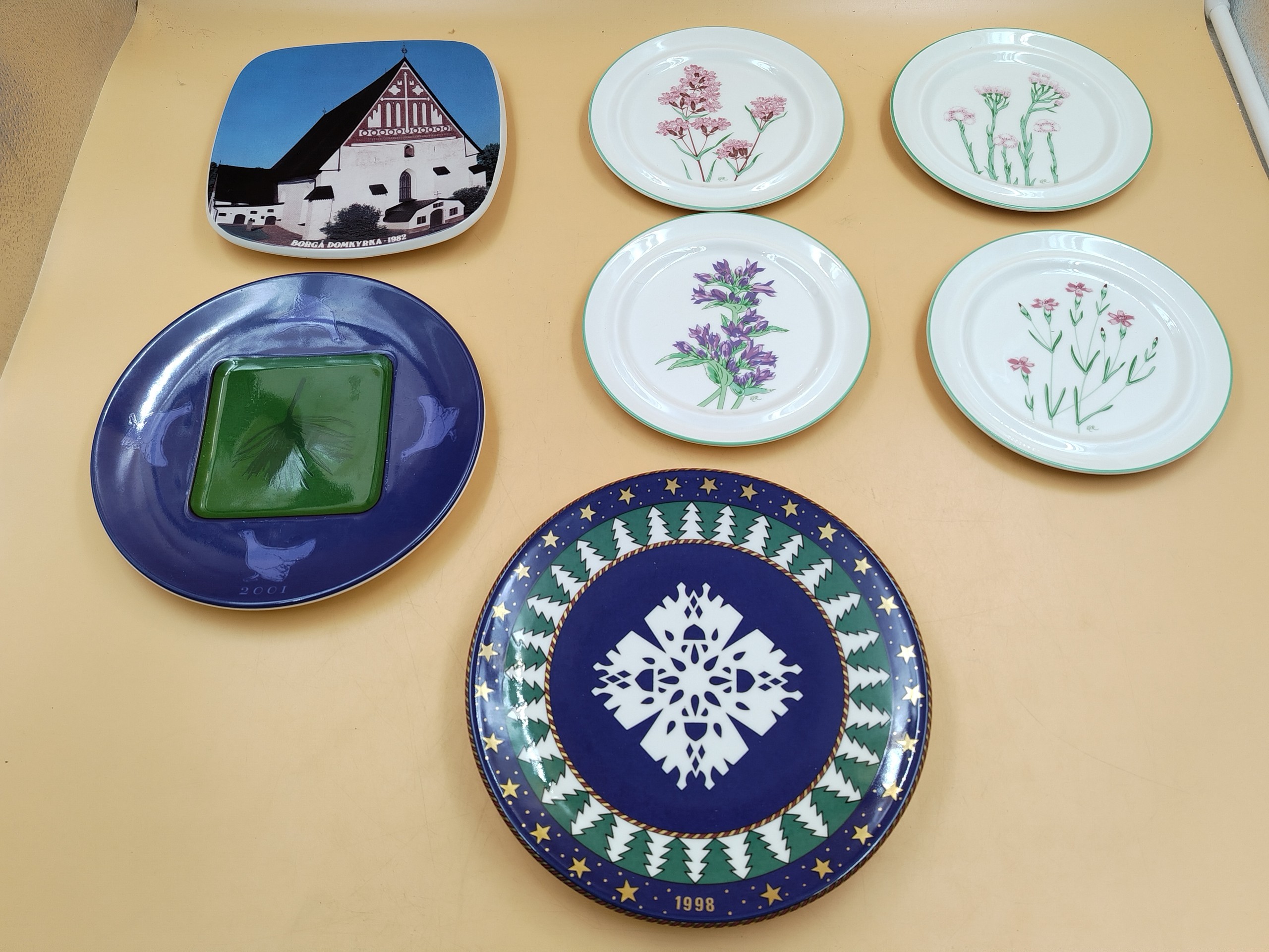 Arabia - Huutokauppa Ekman