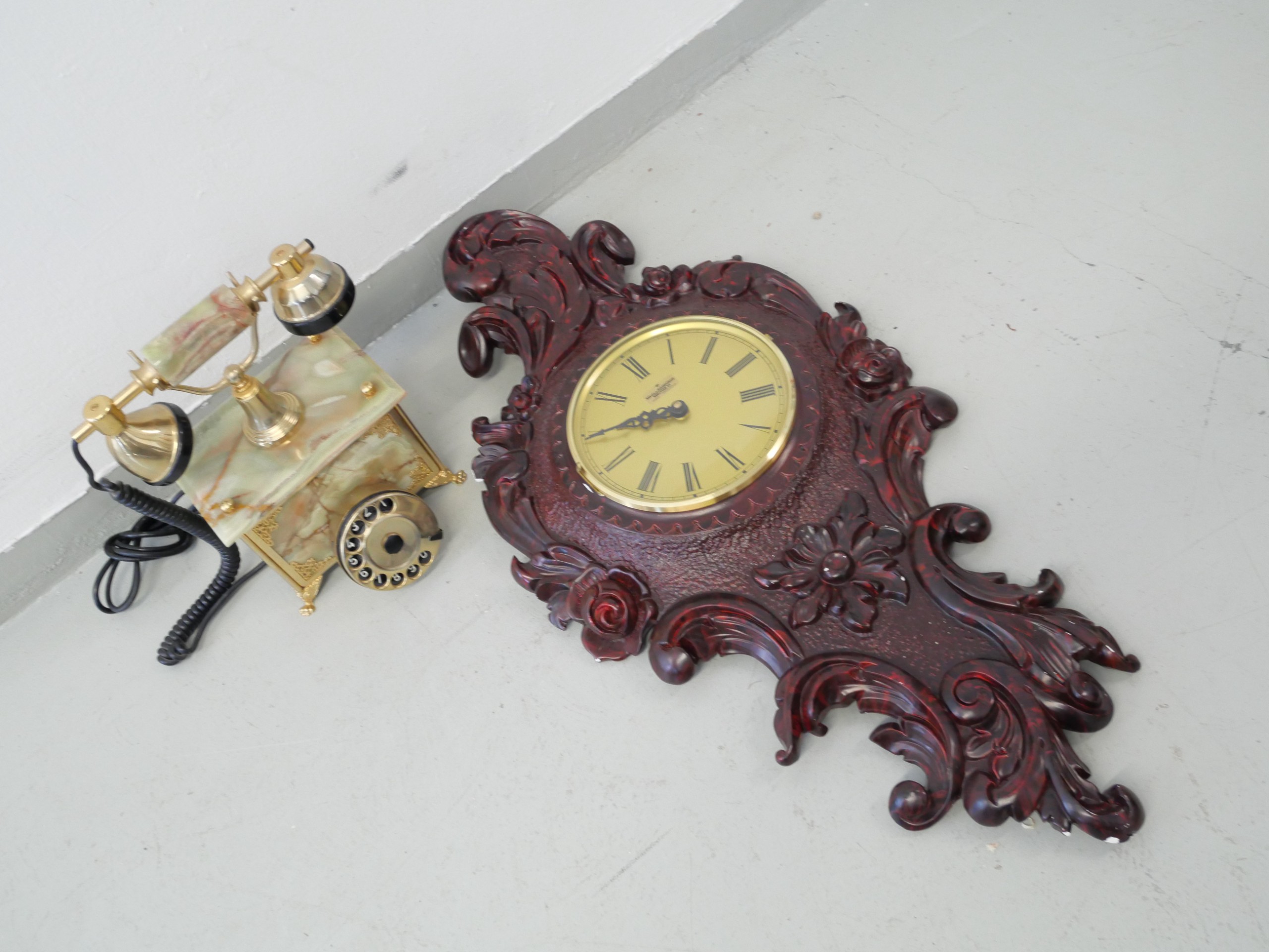 *Kello ja puhelin - Huutokauppa Ekman