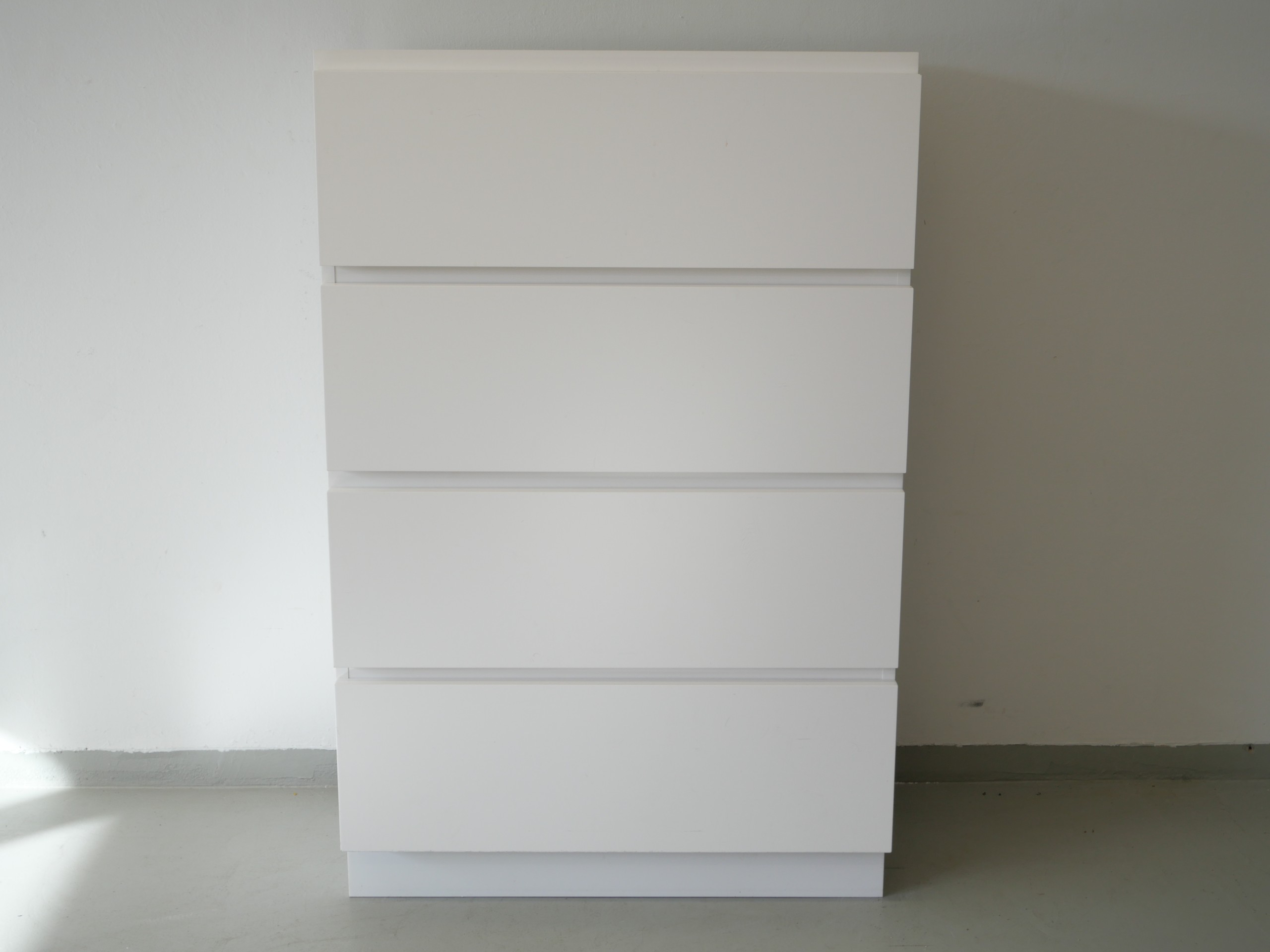 *Muurame lipasto - Huutokauppa Ekman