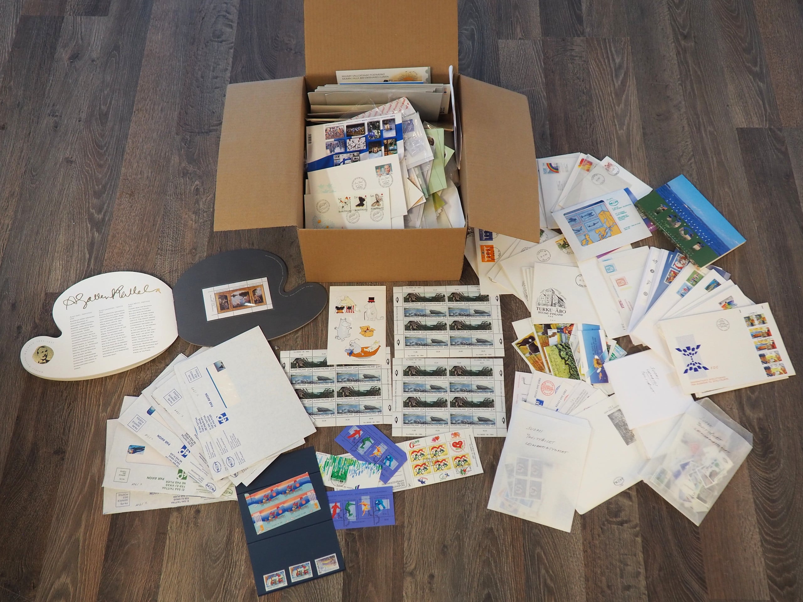 Postimerkit, FDC-kuoret ym.