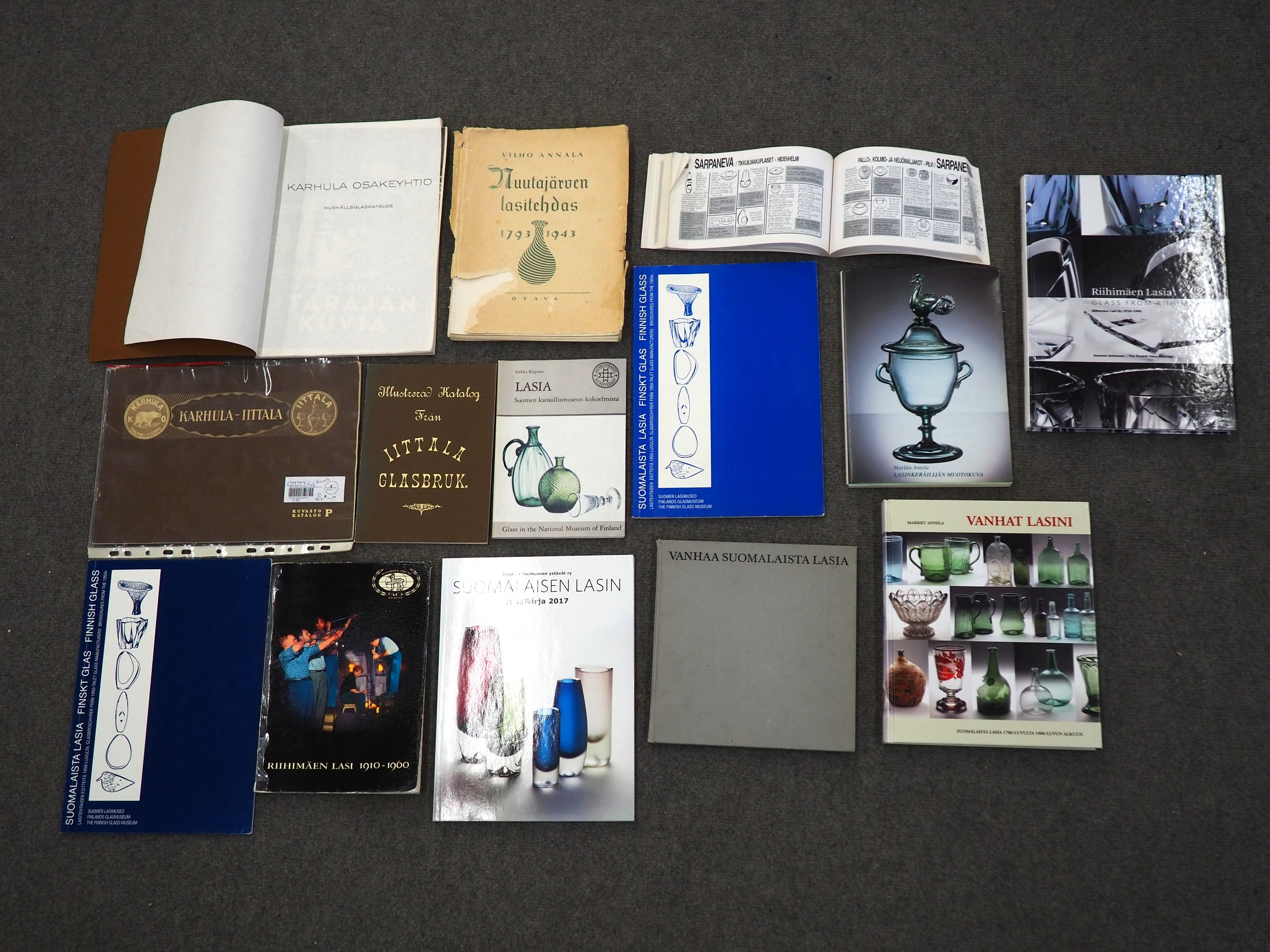 Karhula ym. lasikirjat - Huutokauppa Ekman