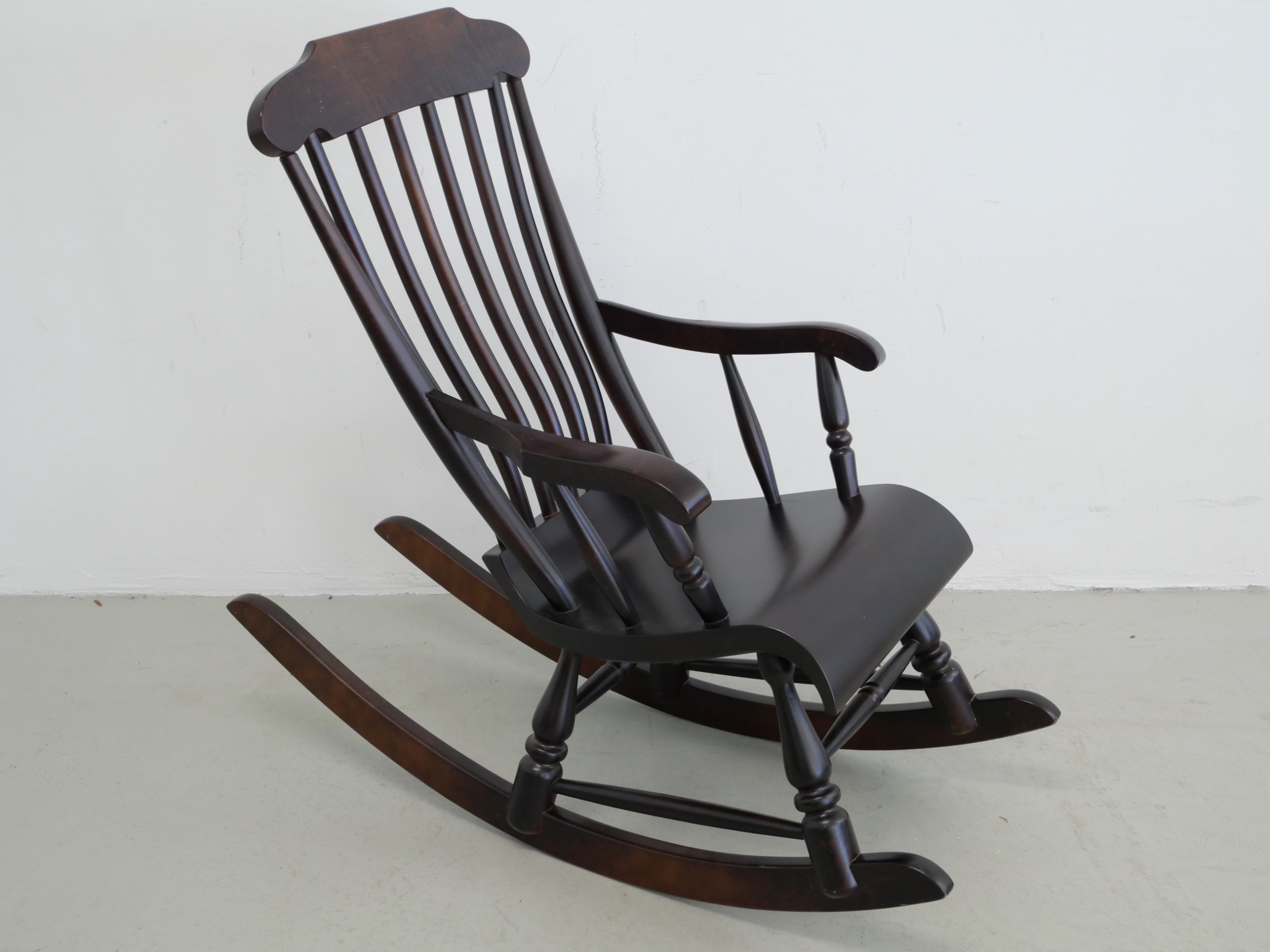 *Lasten keinutuoli - Huutokauppa Ekman